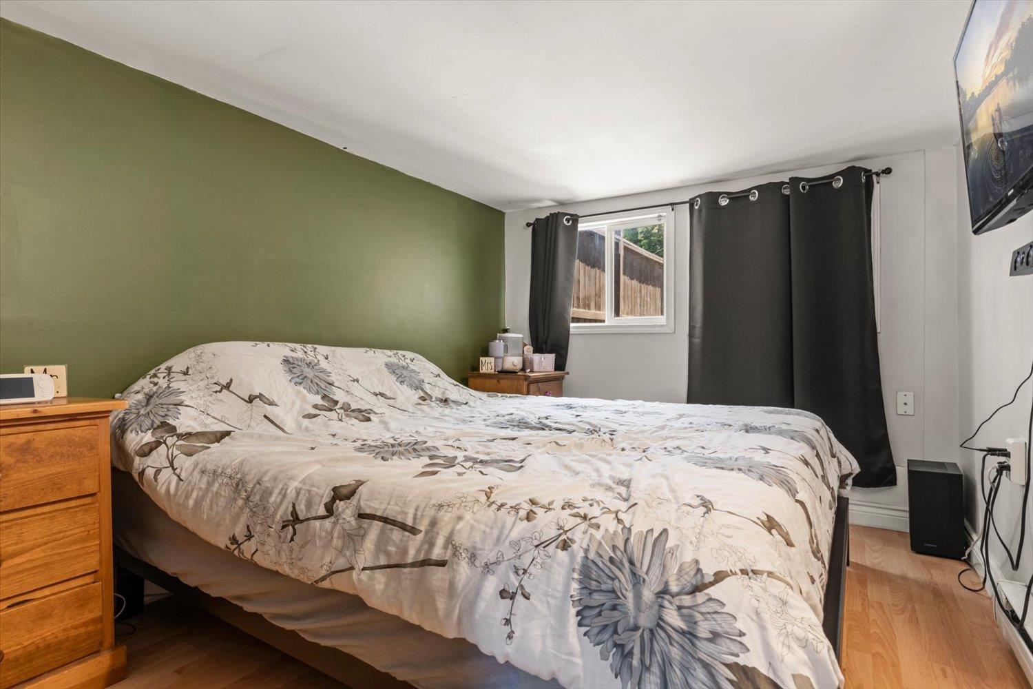 325 Hudson Bay Street Property Photo 11