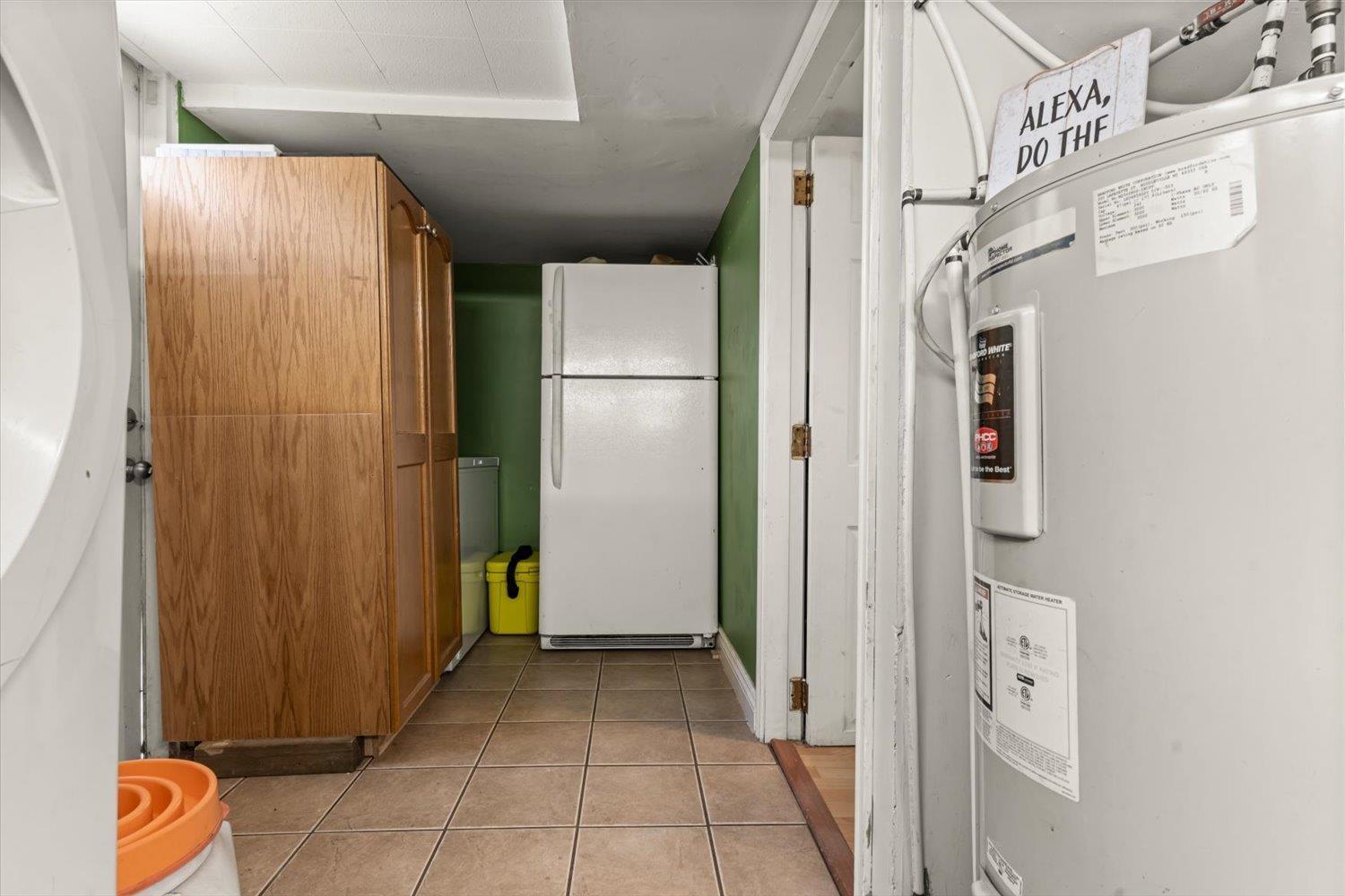 325 Hudson Bay Street Property Photo 18