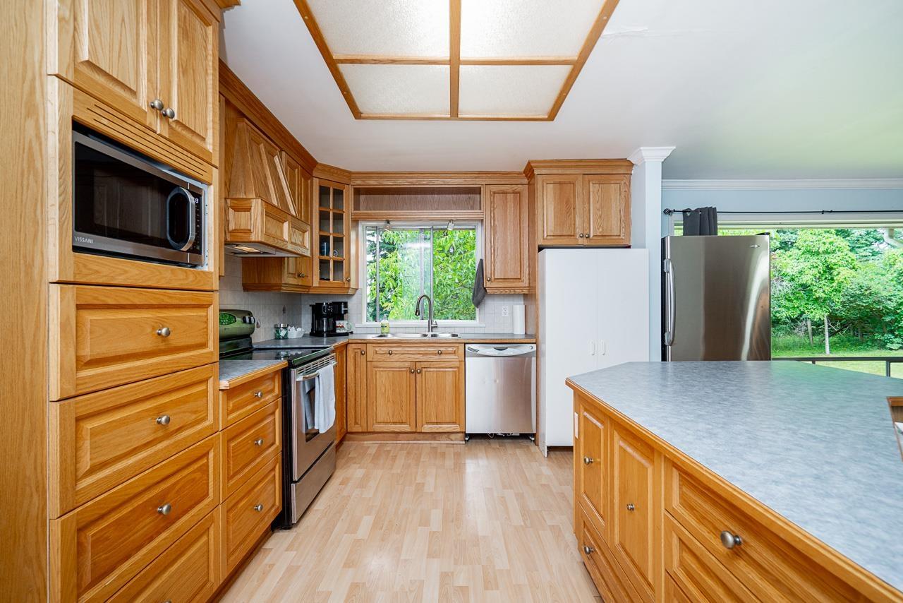 18495 0 Avenue Property Photo 14