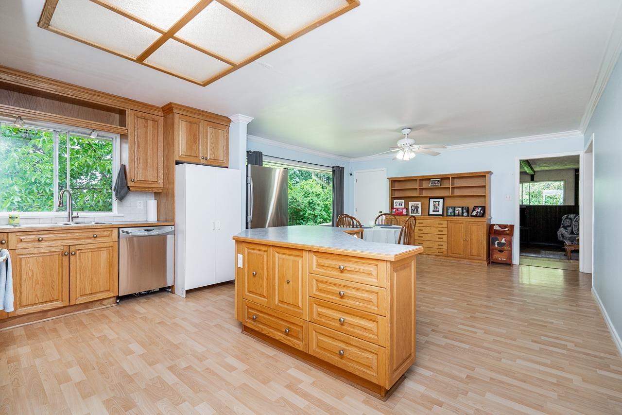 18495 0 Avenue Property Photo 16