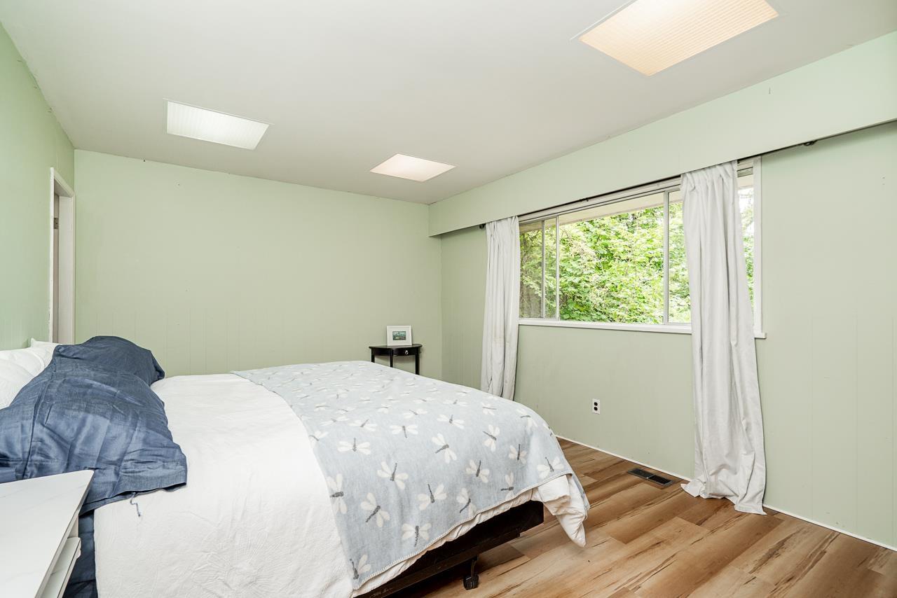 18495 0 Avenue Property Photo 17