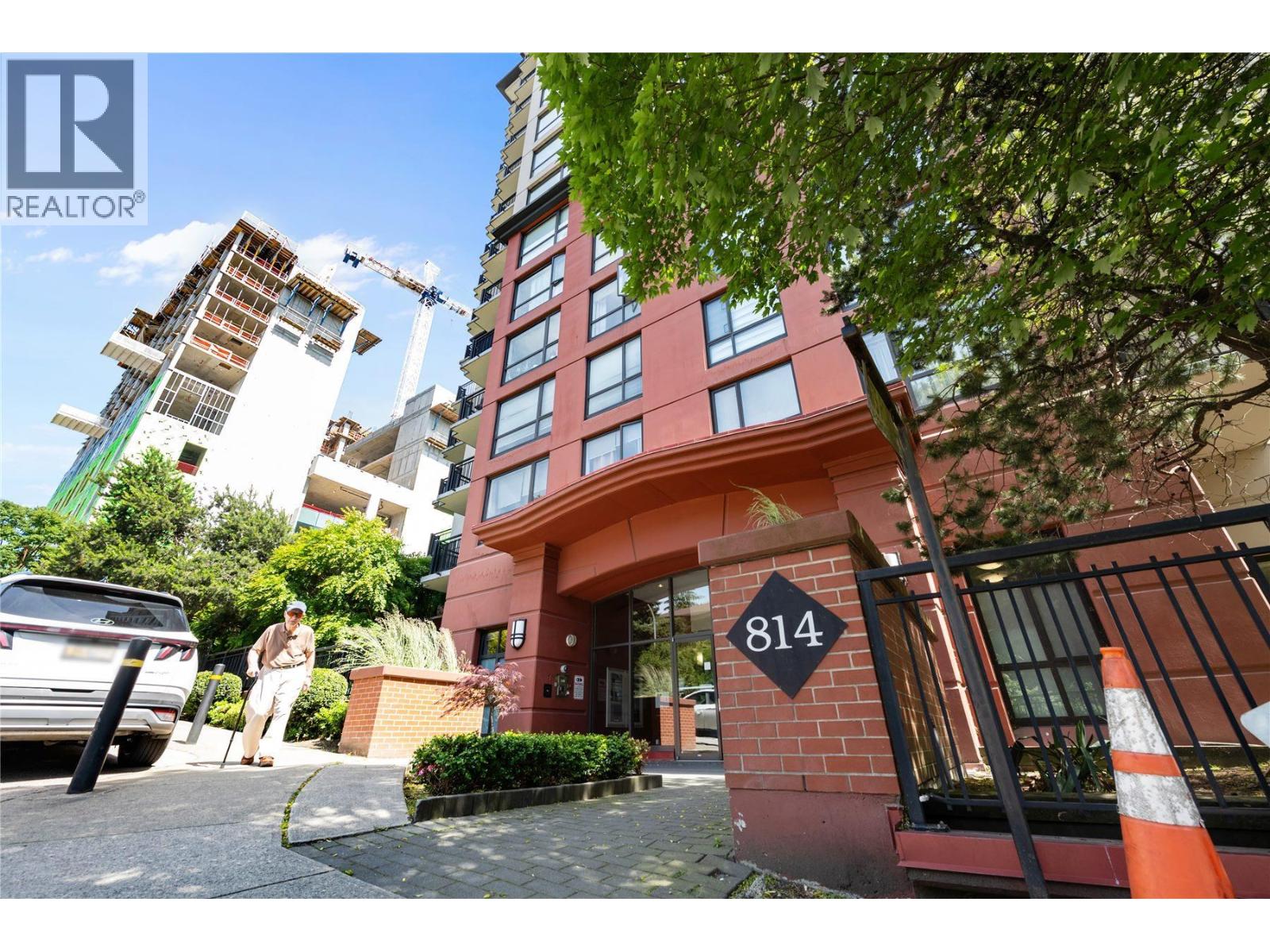 806 814 Royal Avenue Property Photo 1