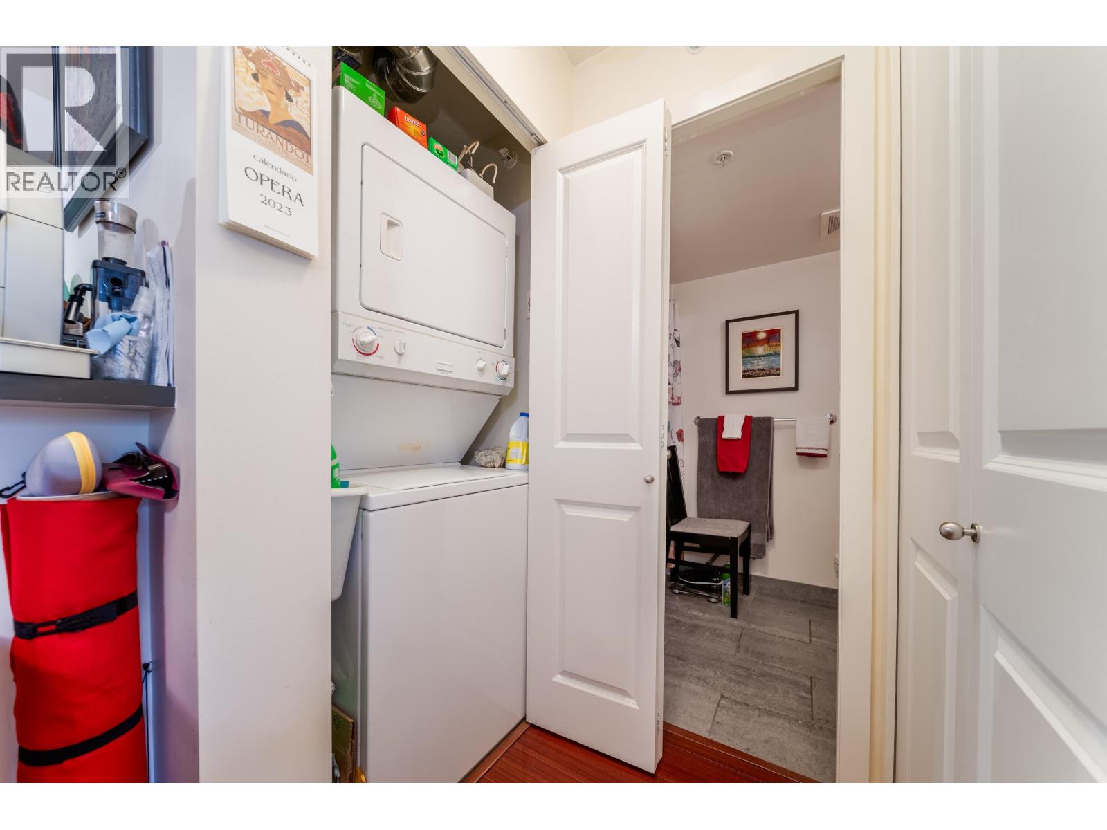 304 1295 Richards Street Property Photo 12