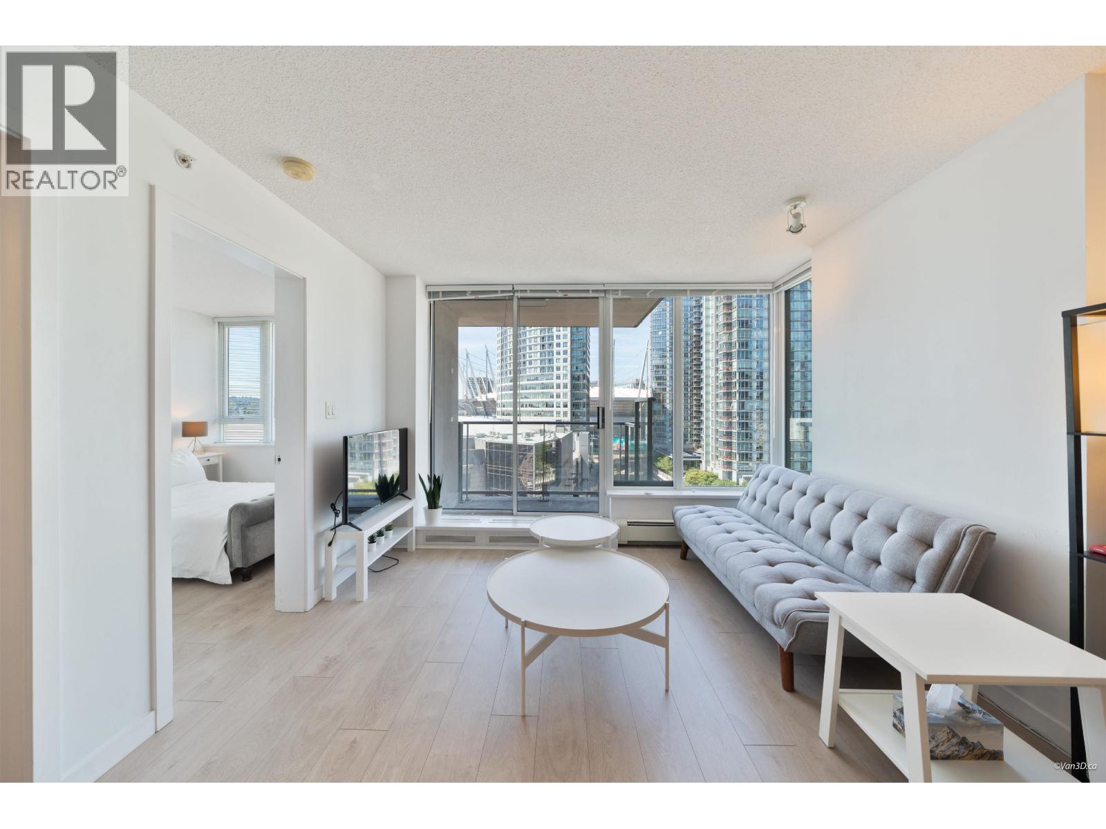 1707 689 Abbott Street Property Photo 5