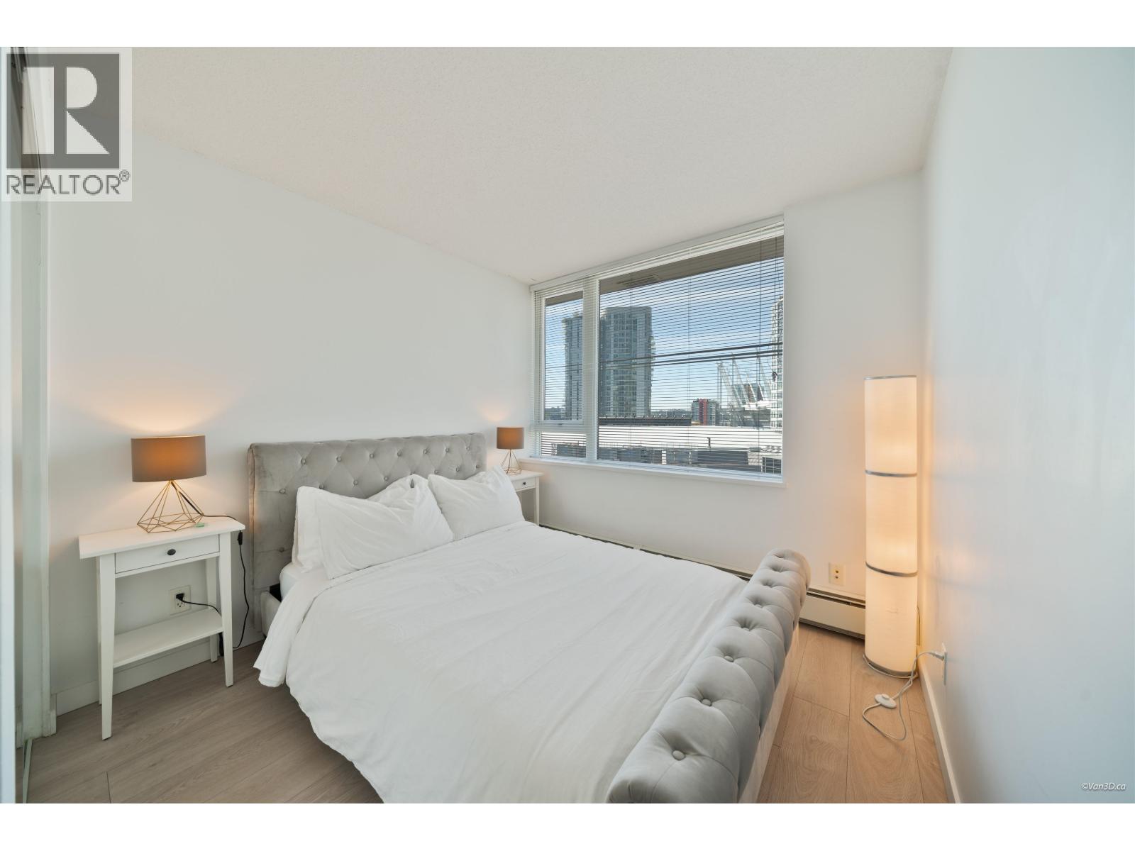 1707 689 Abbott Street Property Photo 15