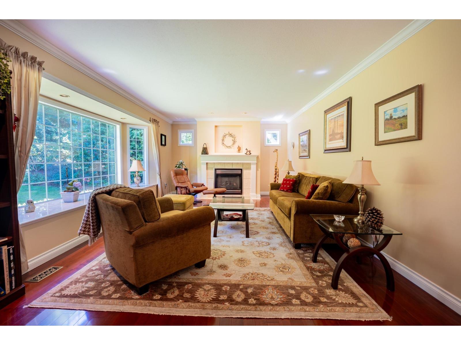 16233 30b Avenue Property Photo 6