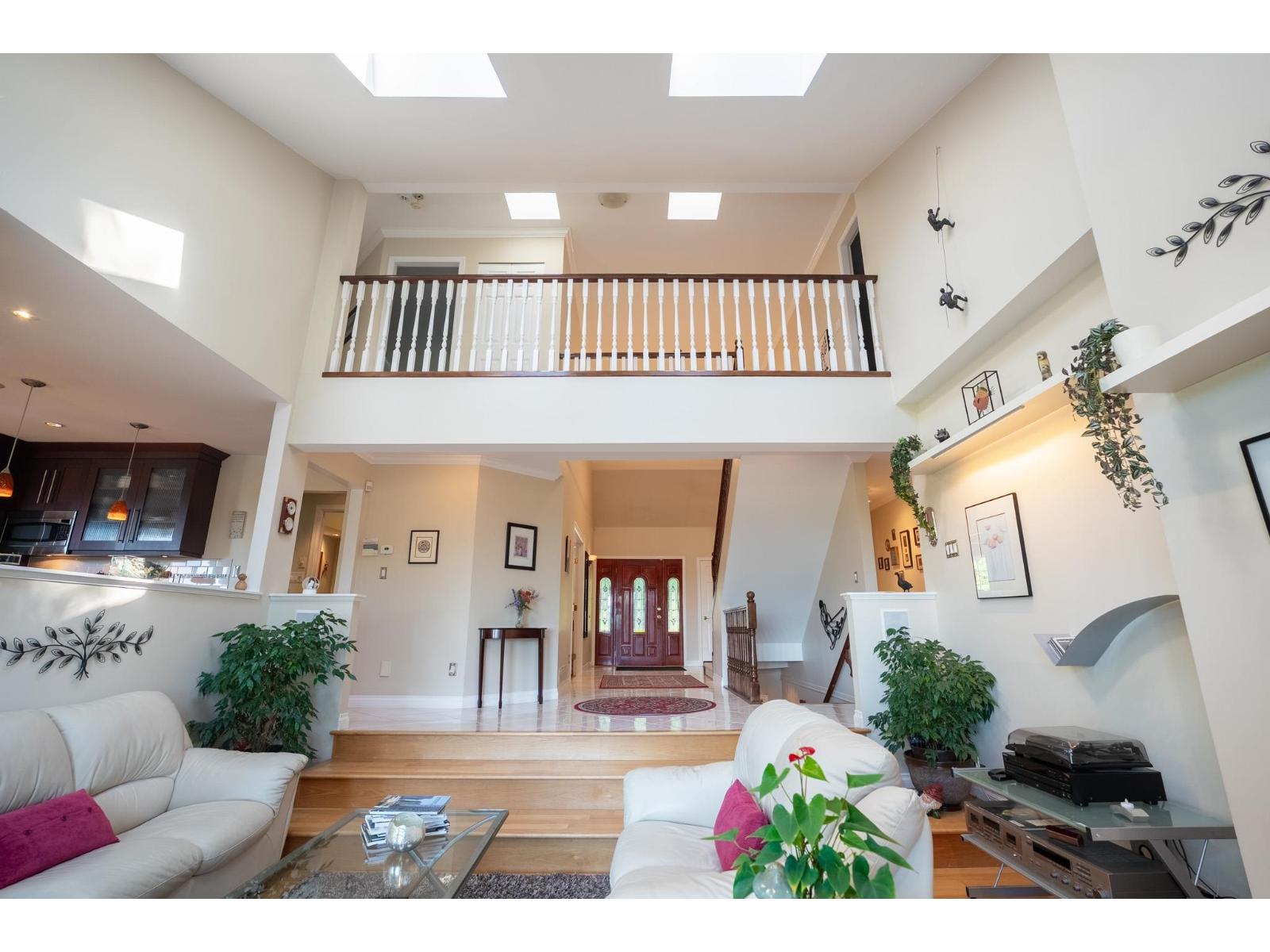 16233 30b Avenue Property Photo 8