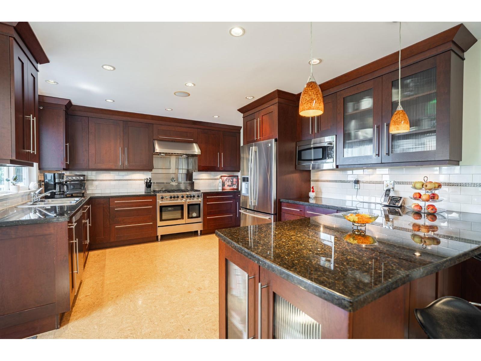 16233 30b Avenue Property Photo 13