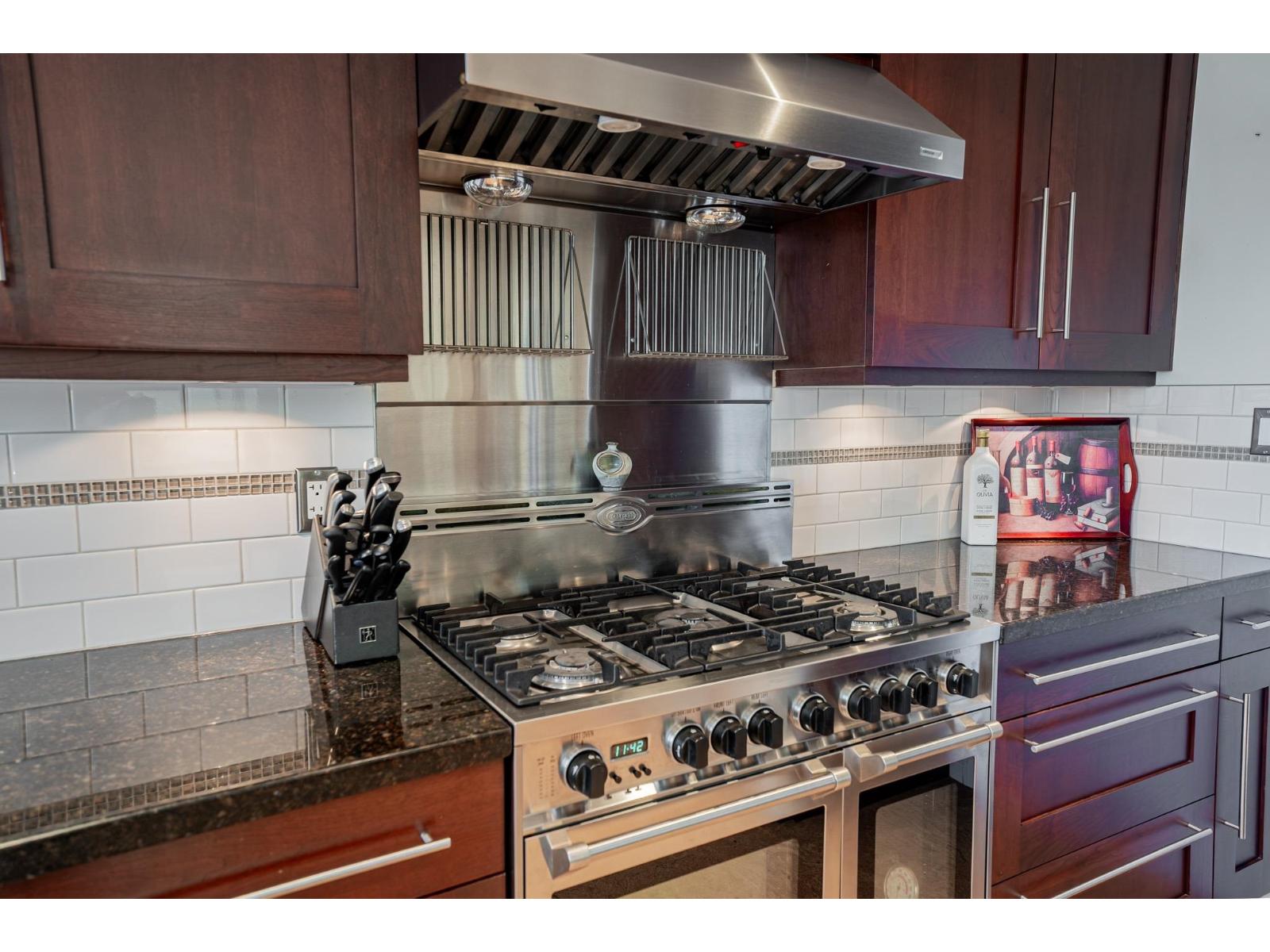 16233 30b Avenue Property Photo 14