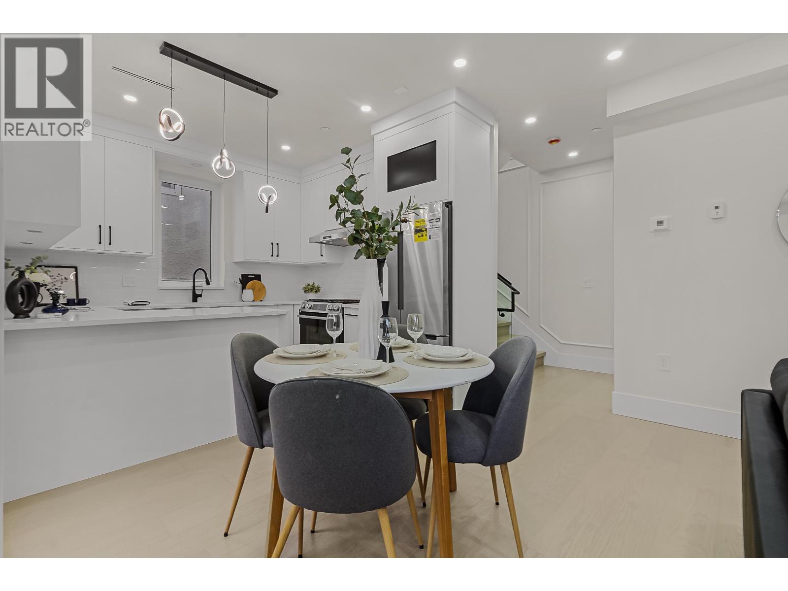 583 E 60th Avenue Property Photo 6