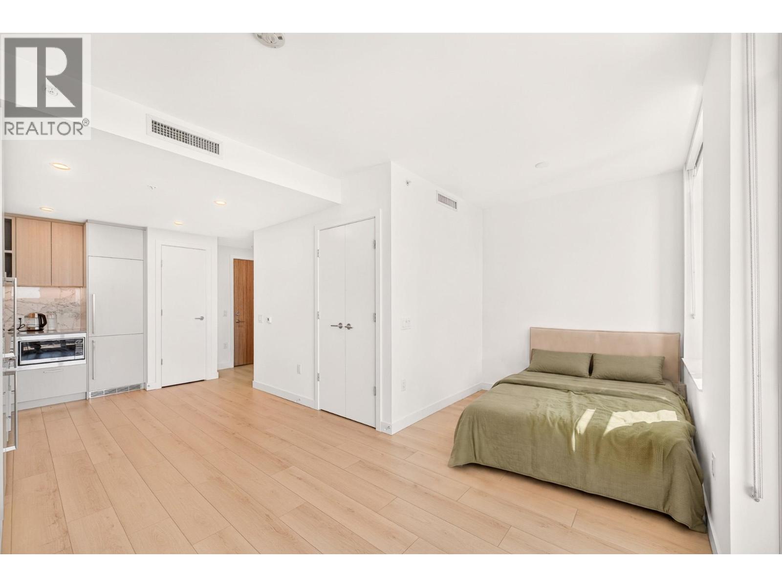 1303 6468 Willingdon Avenue Property Photo 9