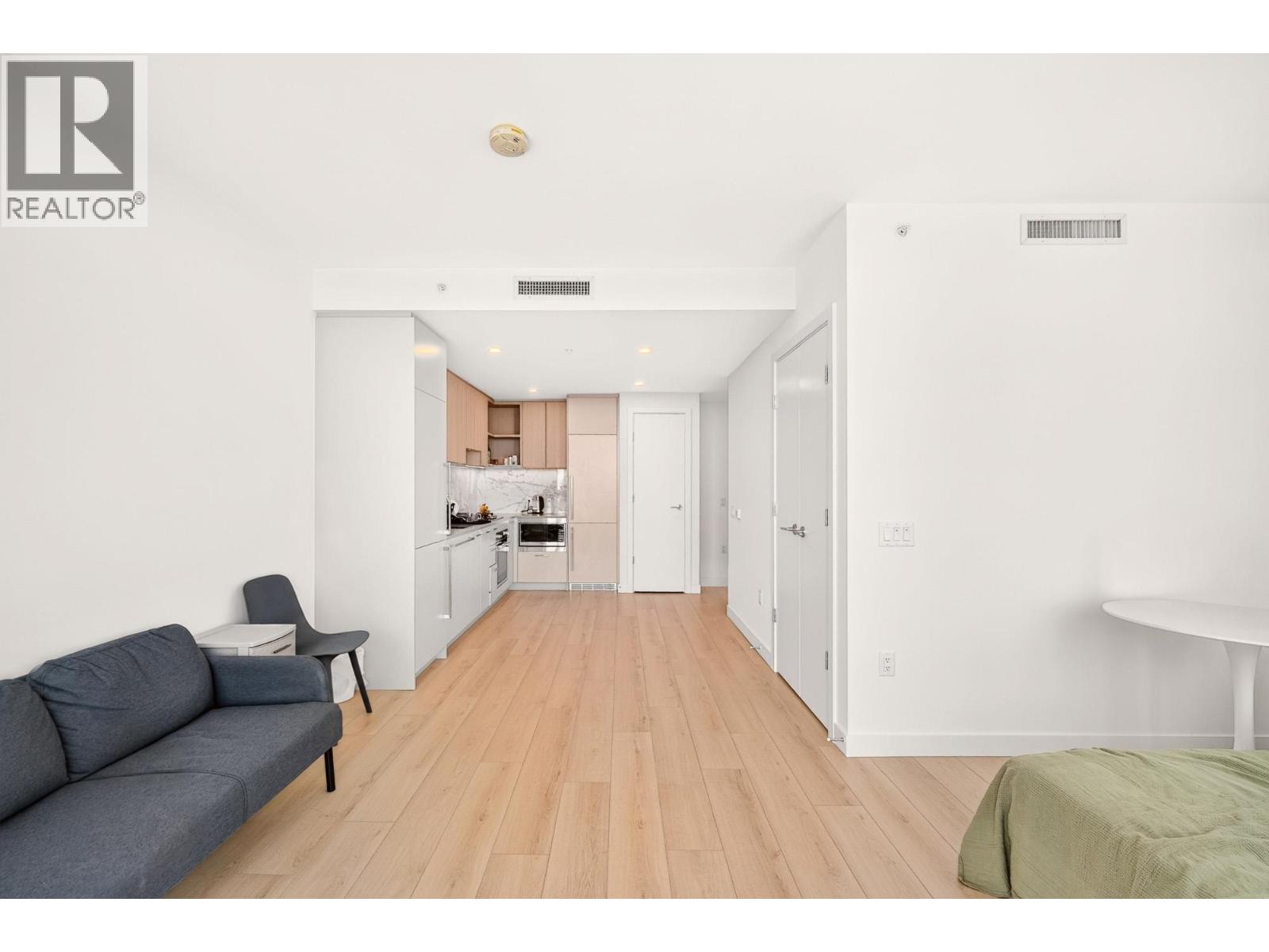 1303 6468 Willingdon Avenue Property Photo 10