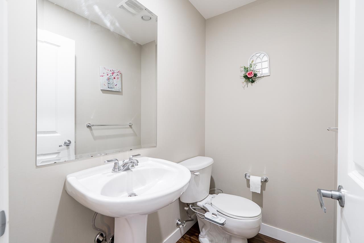 94 18199 70 Avenue Property Photo 14