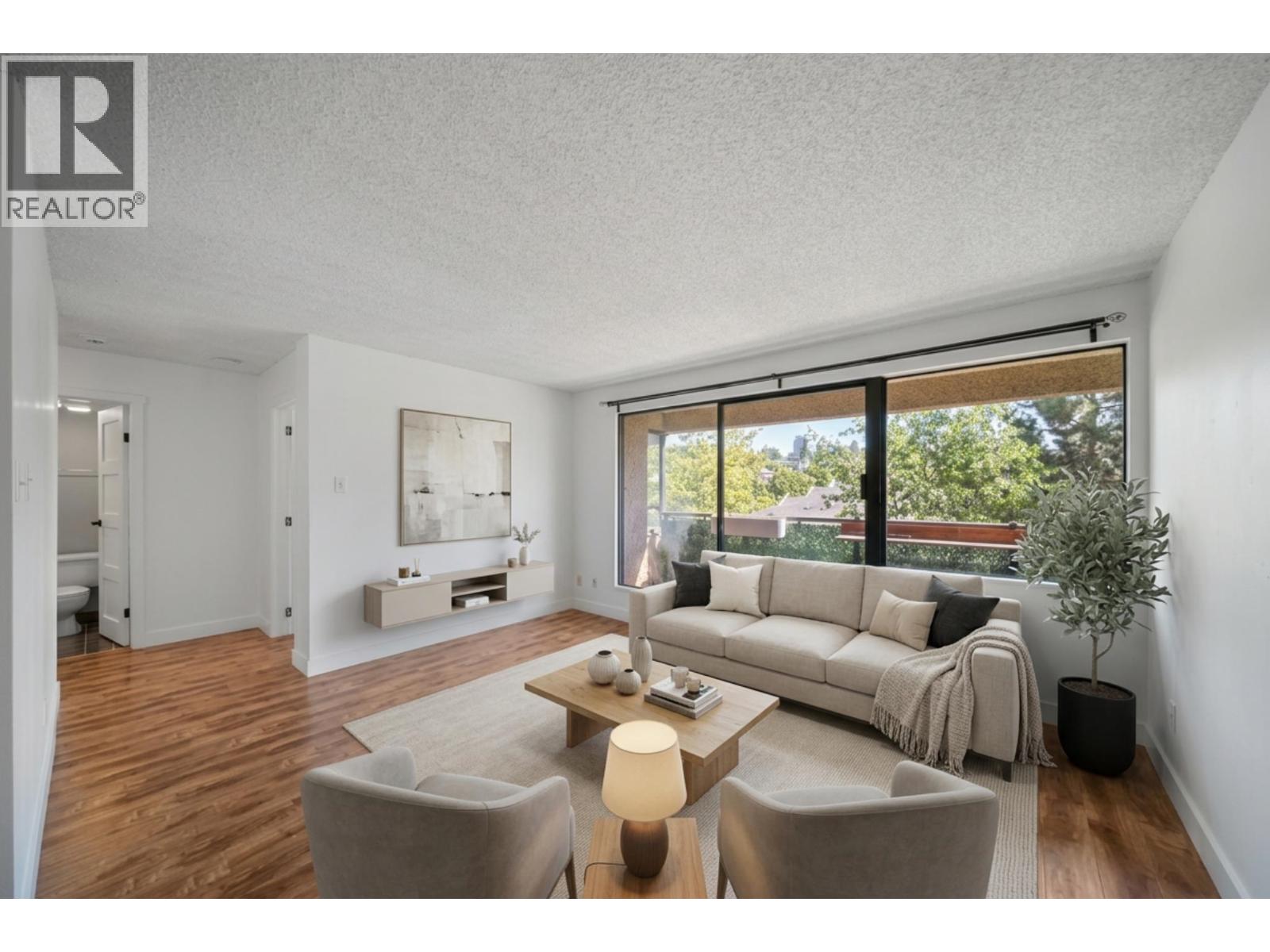 804 1026 Queens Avenue Property Photo 1