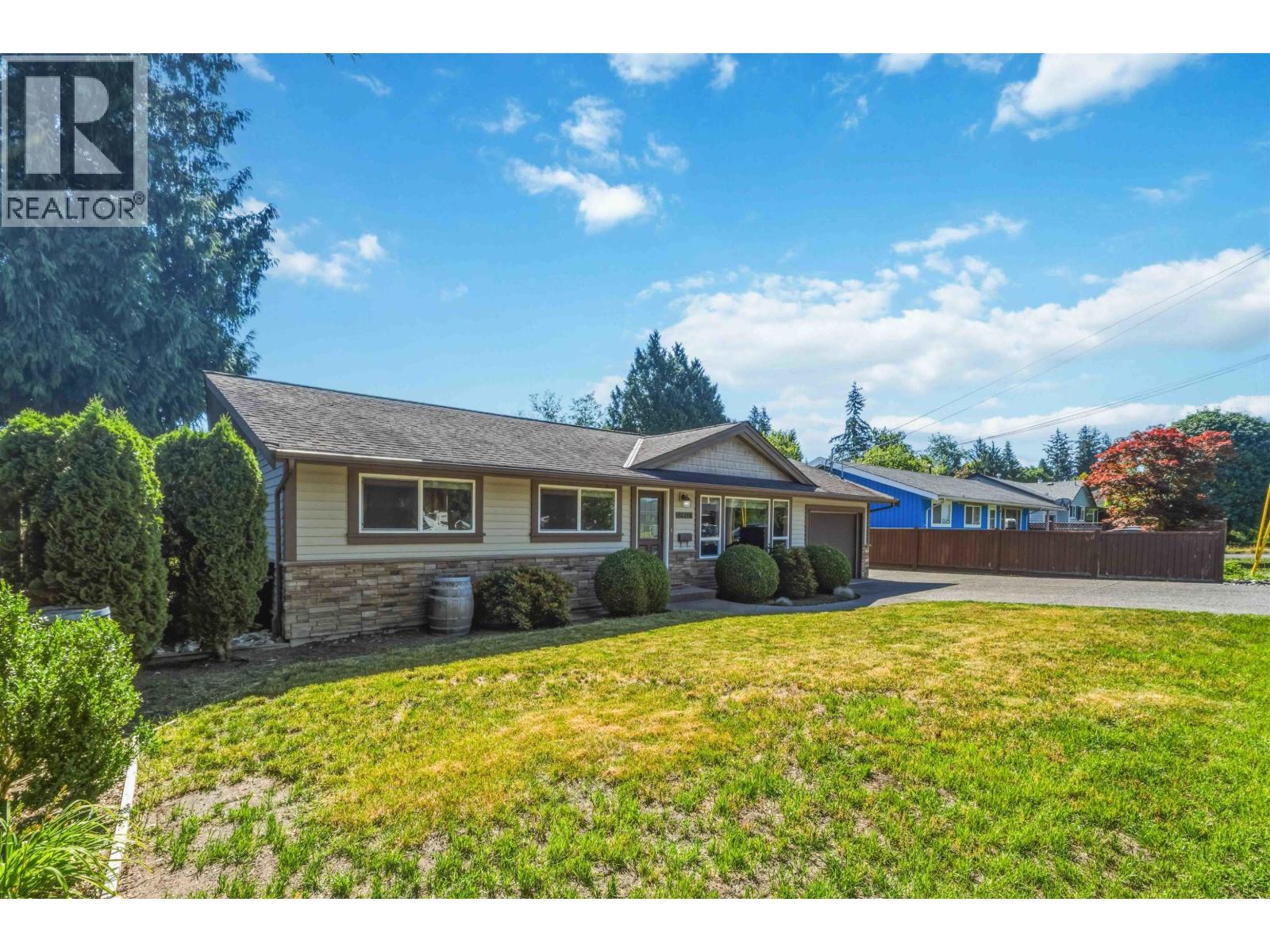 12316 227 Street Property Photo 2