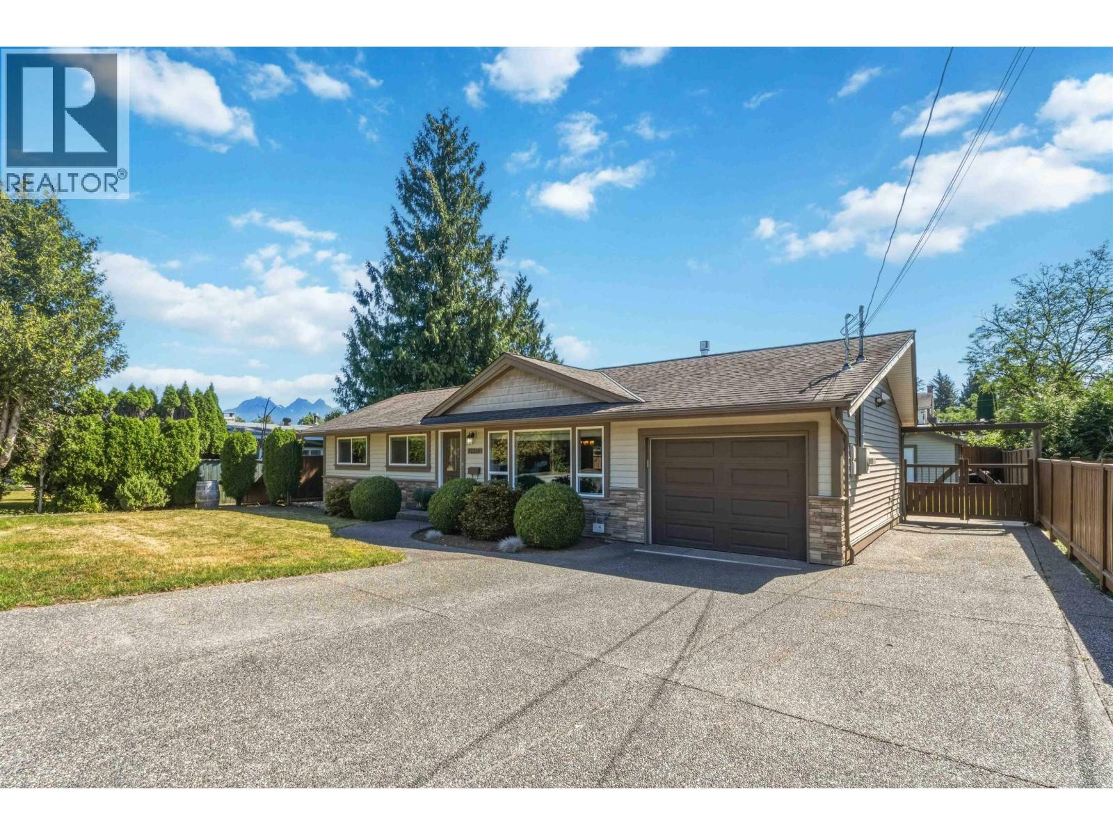 12316 227 Street Property Photo 3