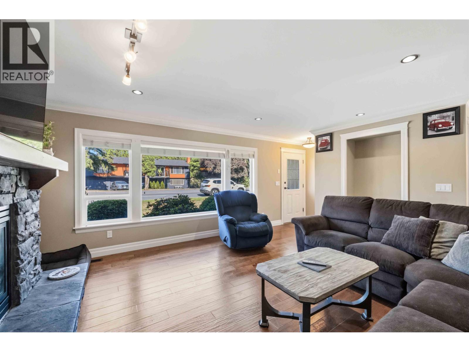 12316 227 Street Property Photo 5