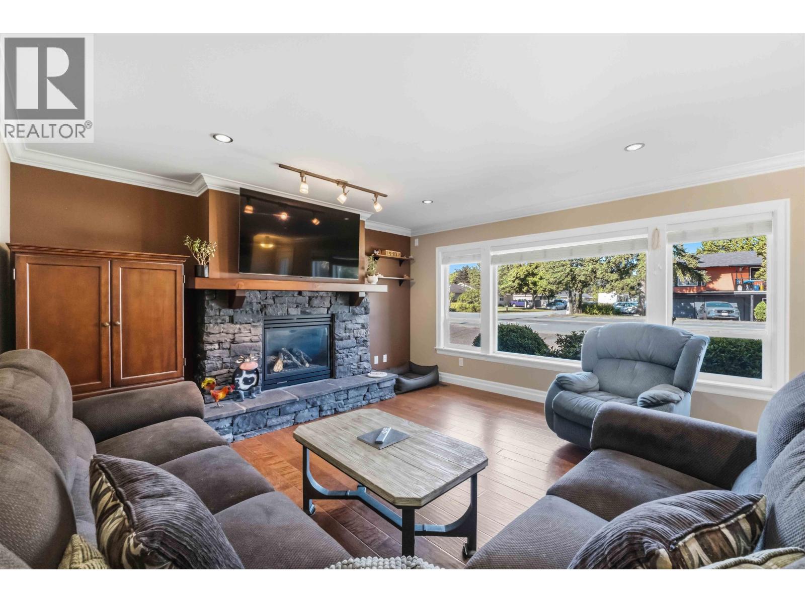 12316 227 Street Property Photo 7