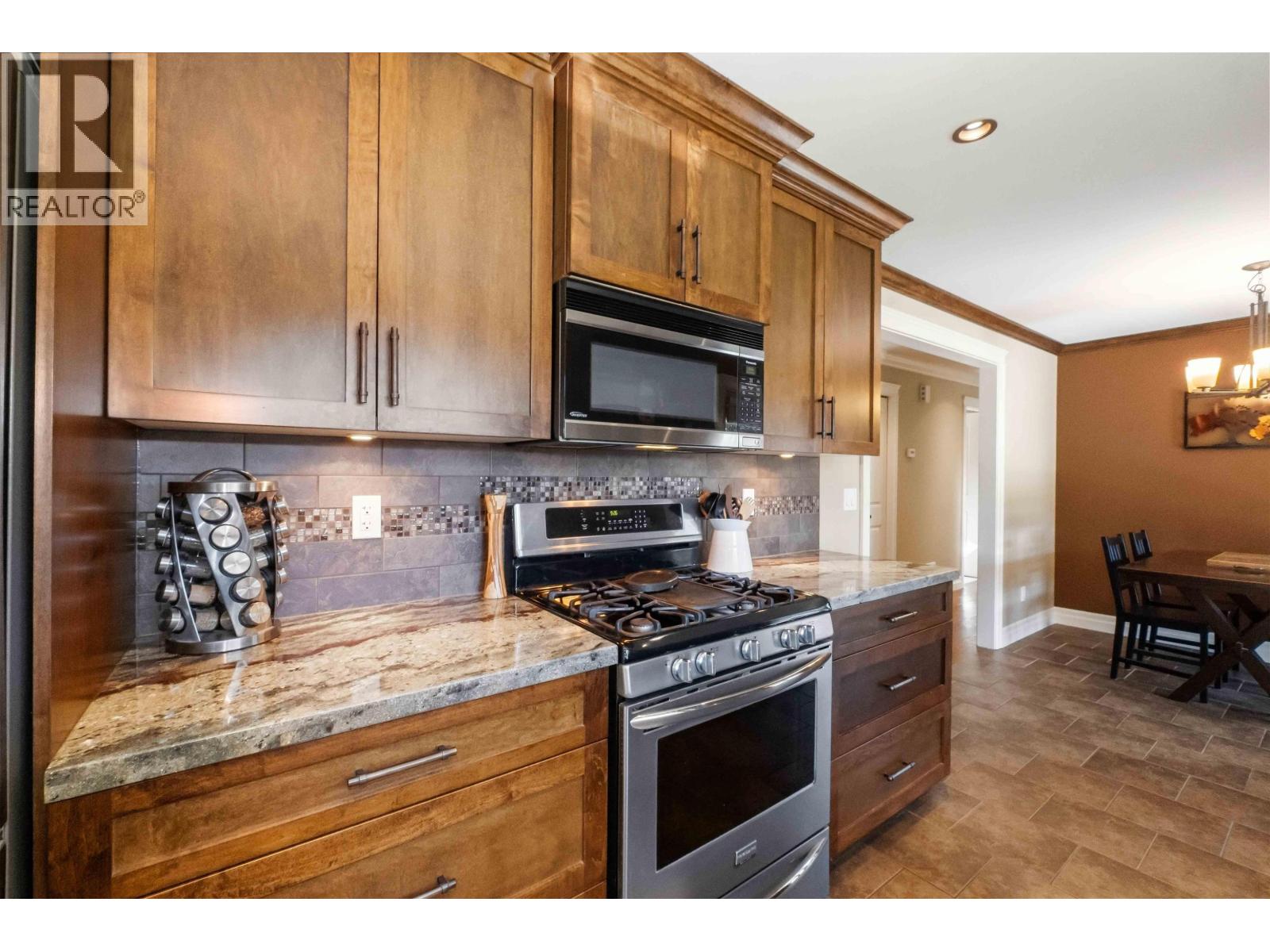 12316 227 Street Property Photo 16