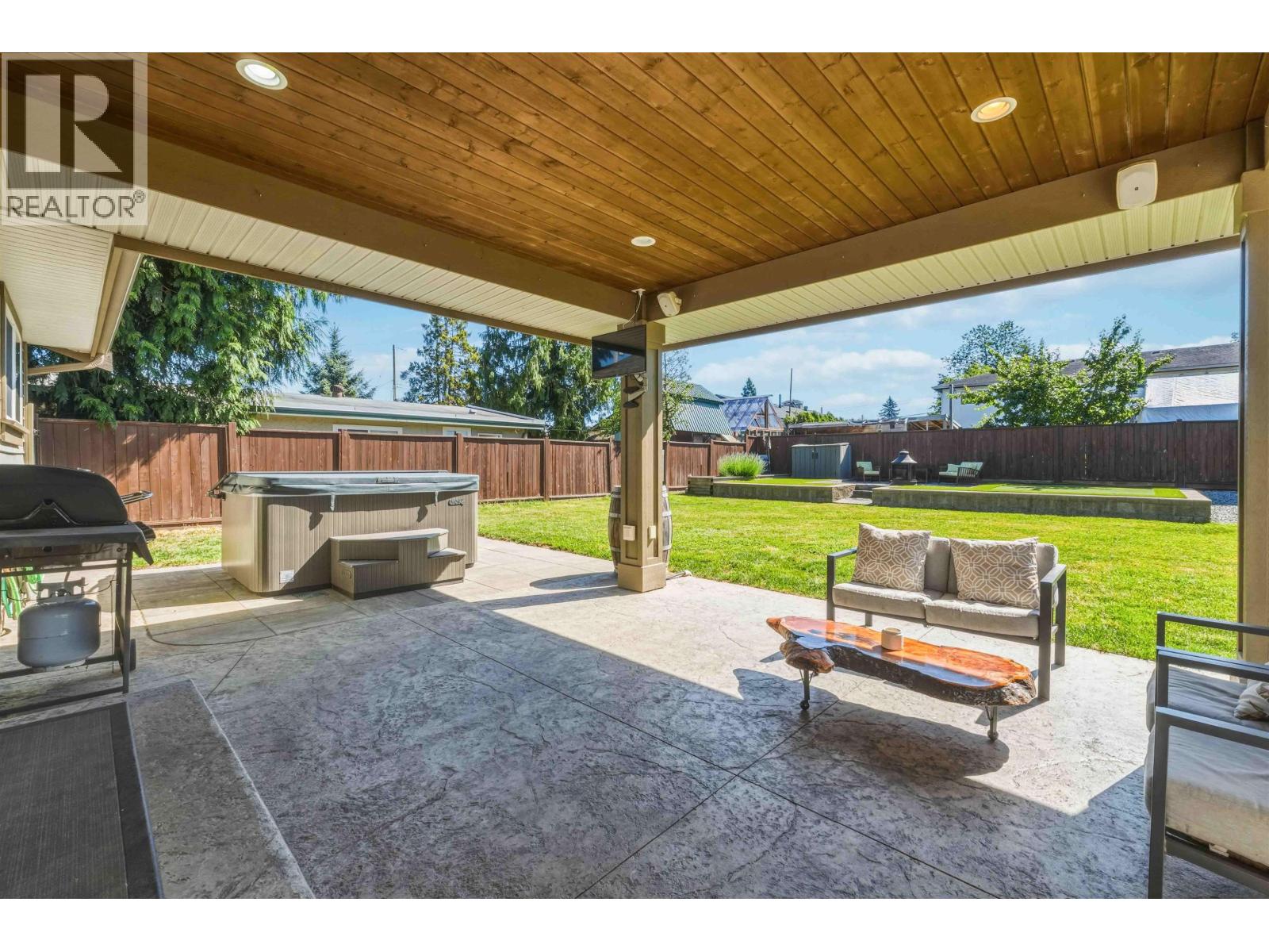 12316 227 Street Property Photo 32