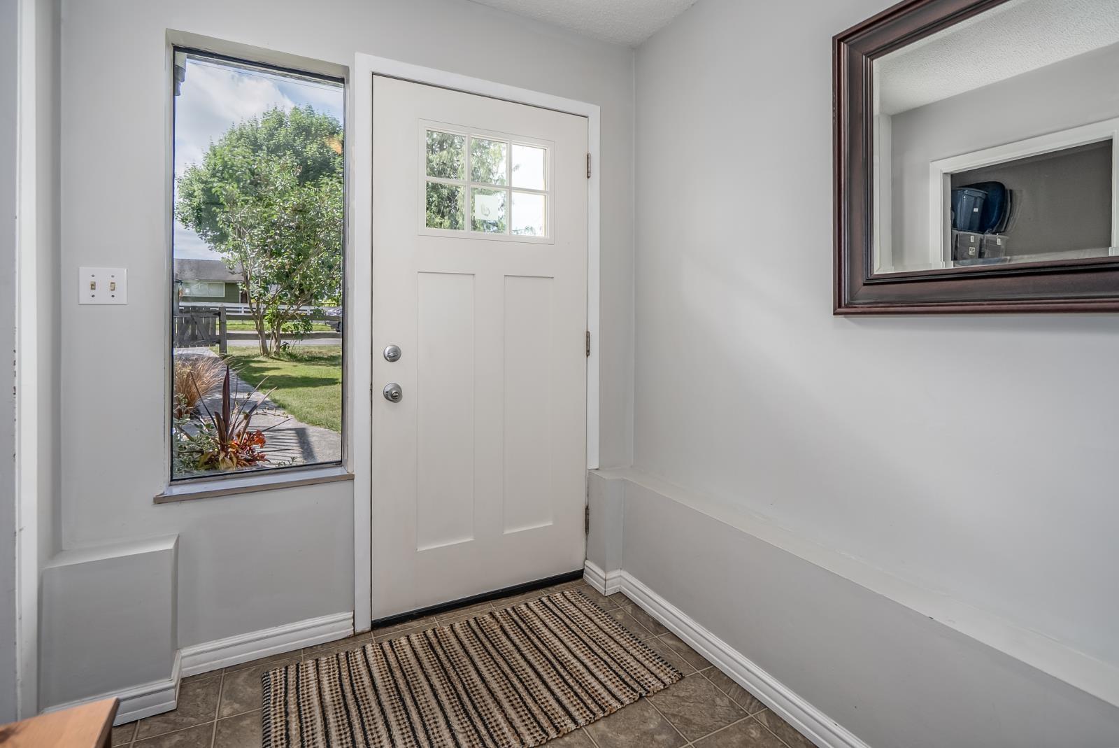 33561 7 Avenue Property Photo 2