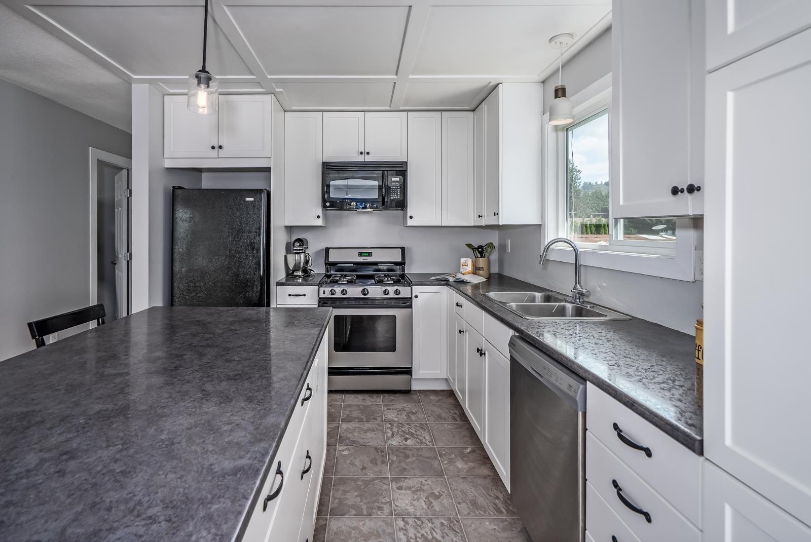 33561 7 Avenue Property Photo 13