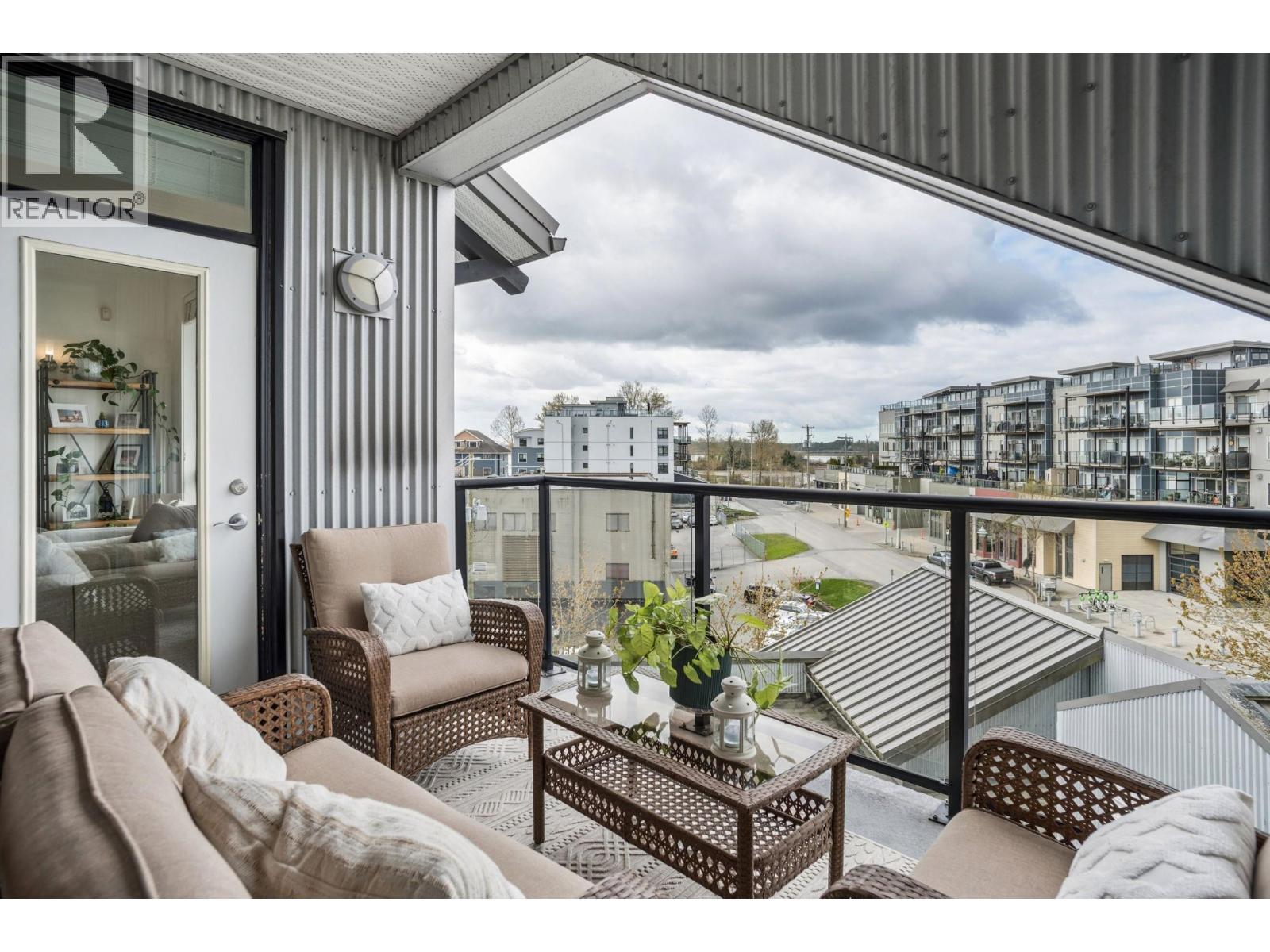 401 6233 London Road Property Photo 1