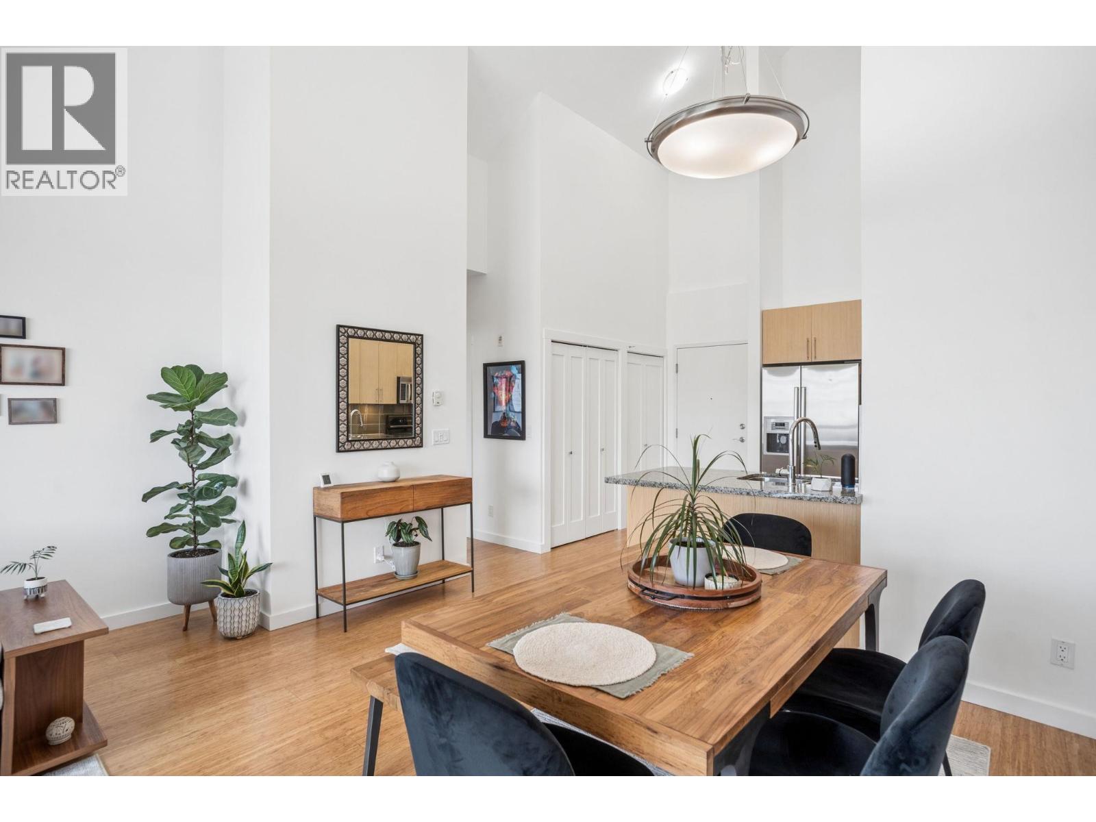 401 6233 London Road Property Photo 17