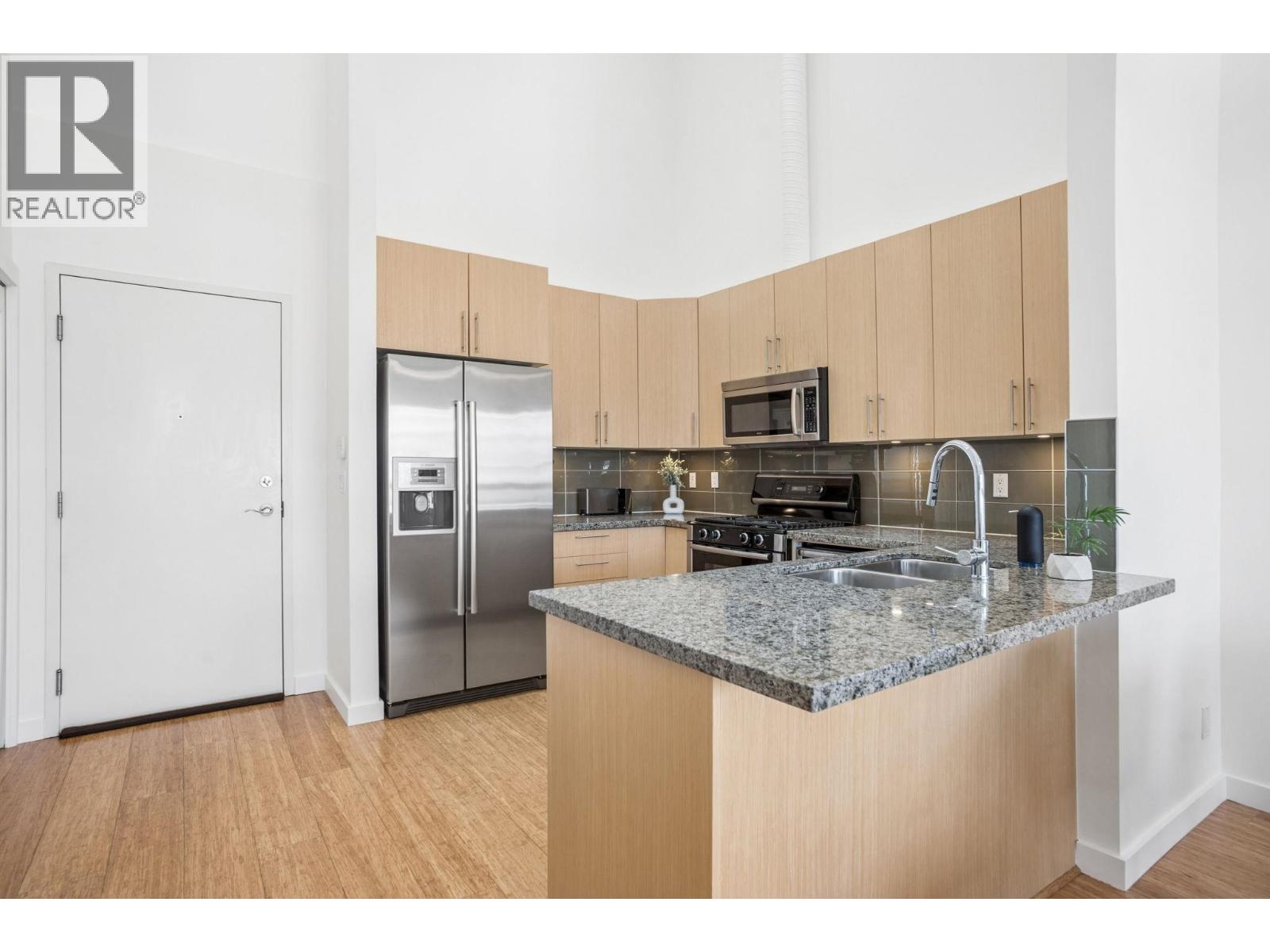 401 6233 London Road Property Photo 18