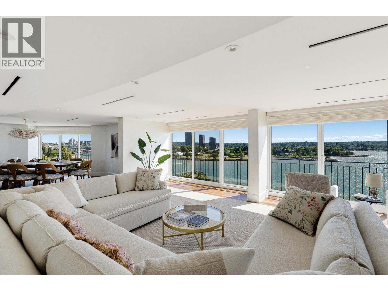 1301 1575 Beach Avenue Property Photo 2