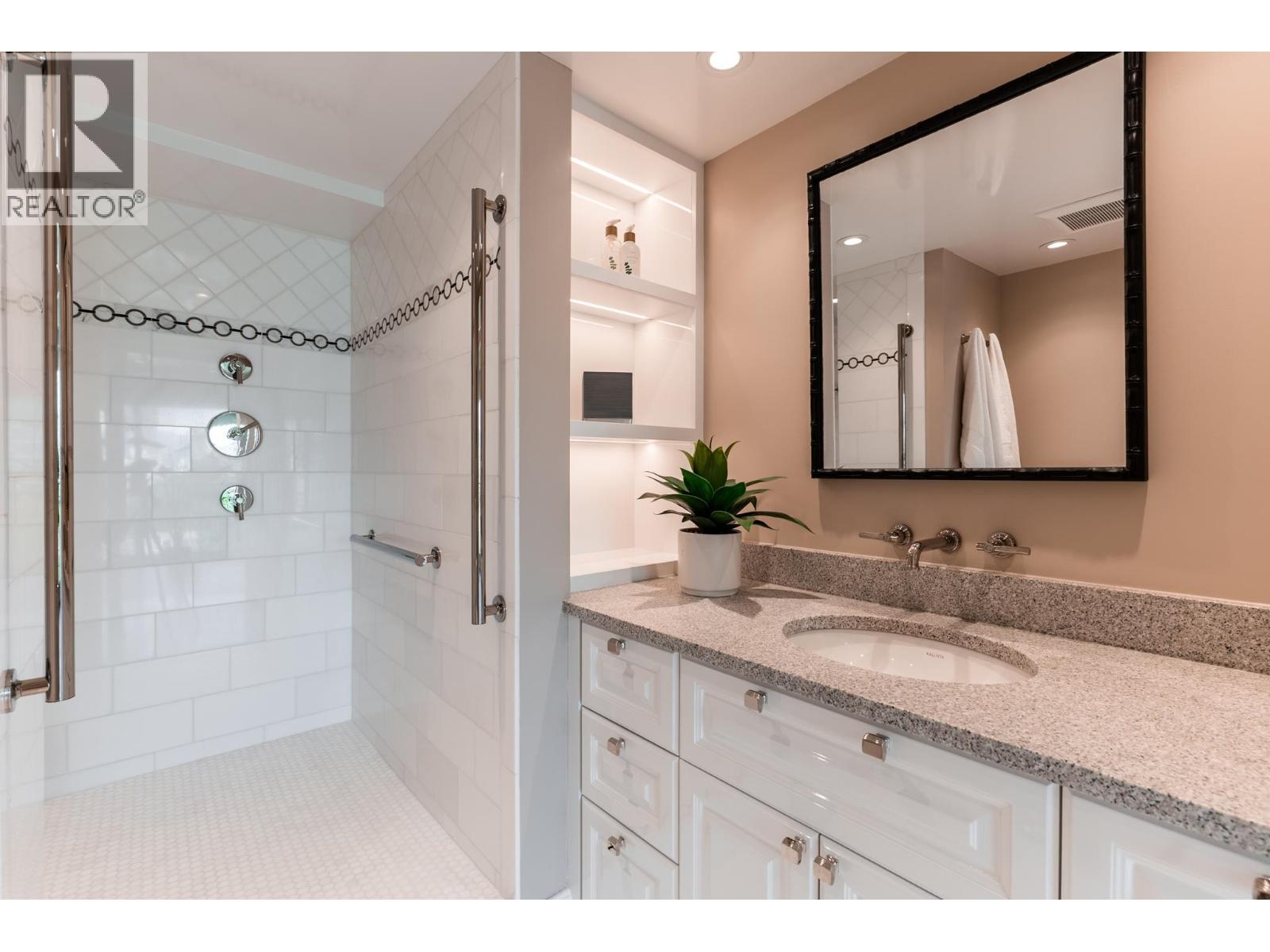 1301 1575 Beach Avenue Property Photo 24
