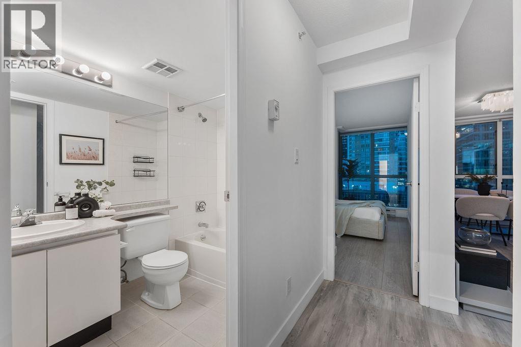 1506 1238 Melville Street Property Photo 29