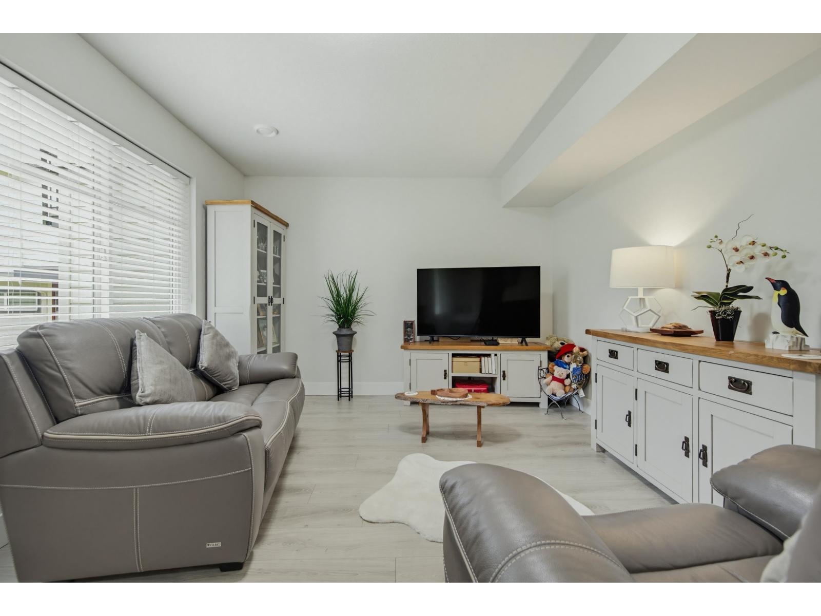75 15665 Mountain View Drive Property Photo 30