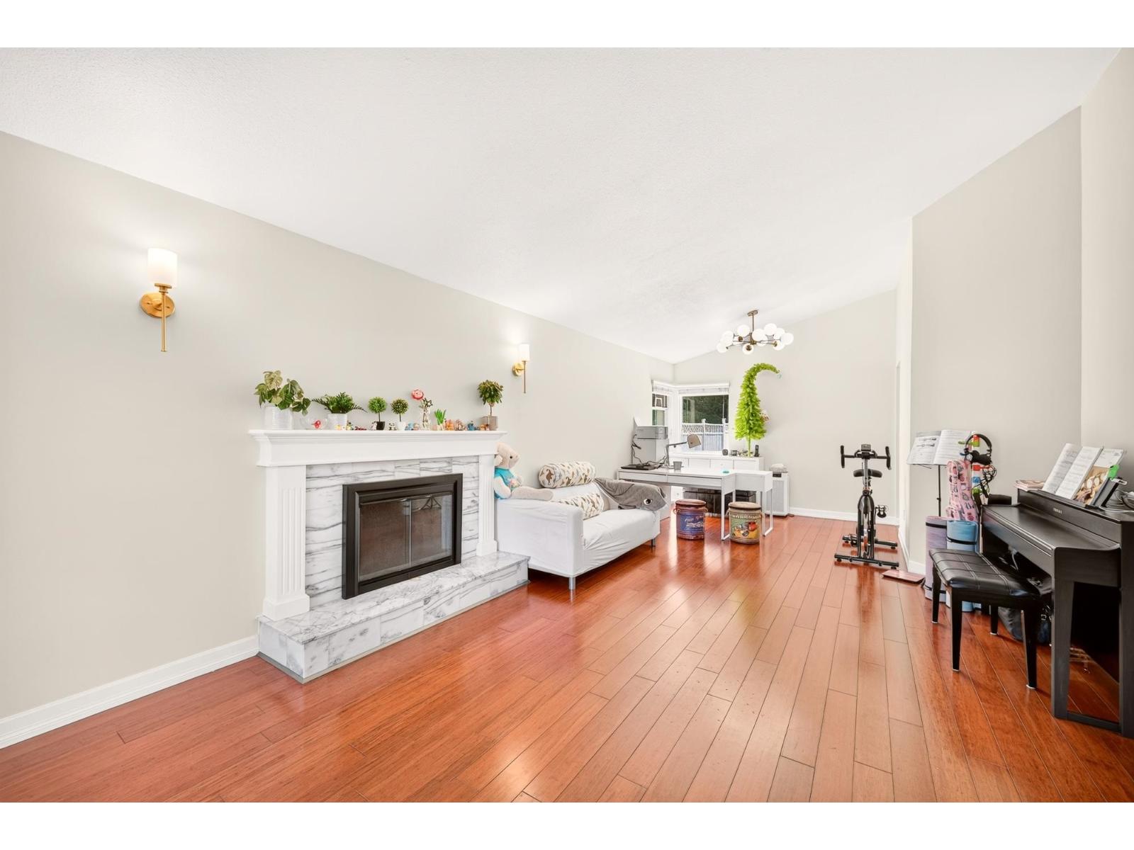 8960 157 Street Property Photo 5