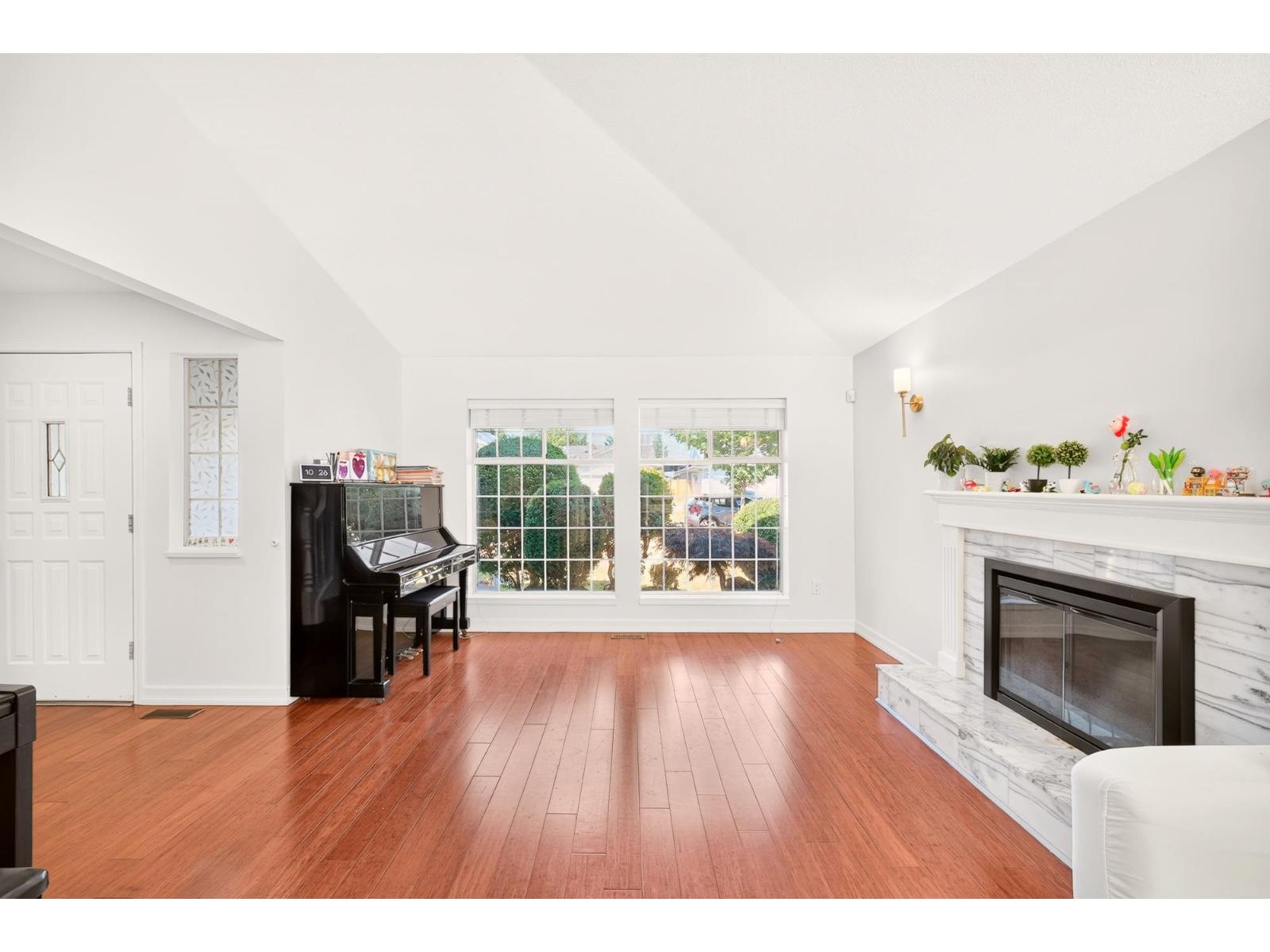 8960 157 Street Property Photo 7