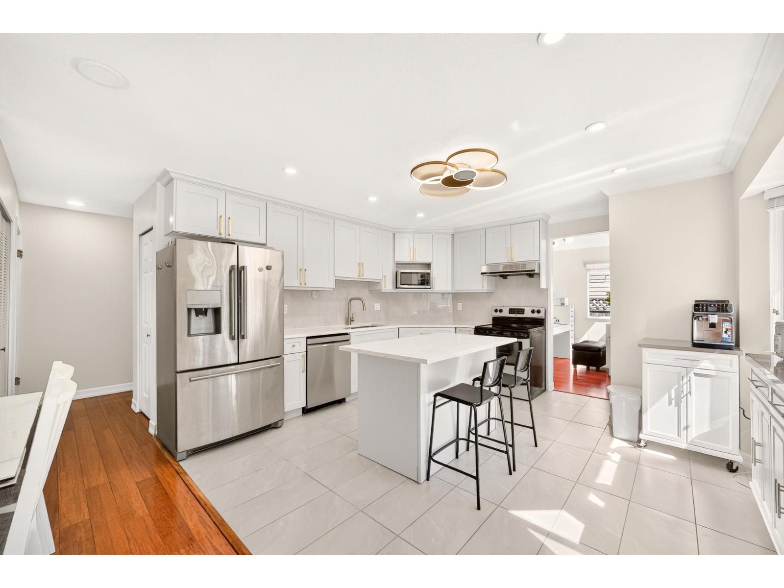 8960 157 Street Property Photo 10