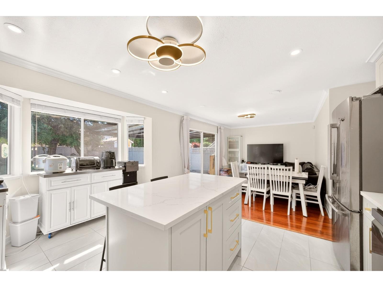 8960 157 Street Property Photo 13