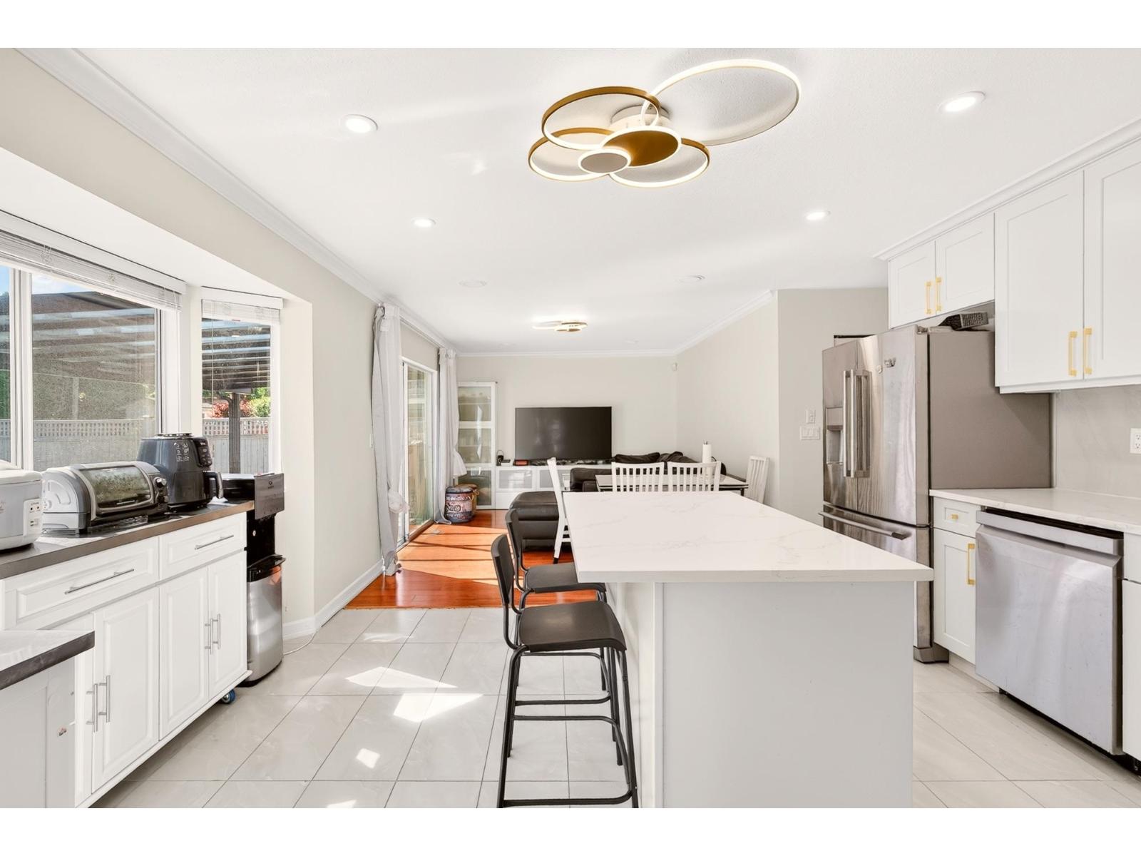 8960 157 Street Property Photo 15