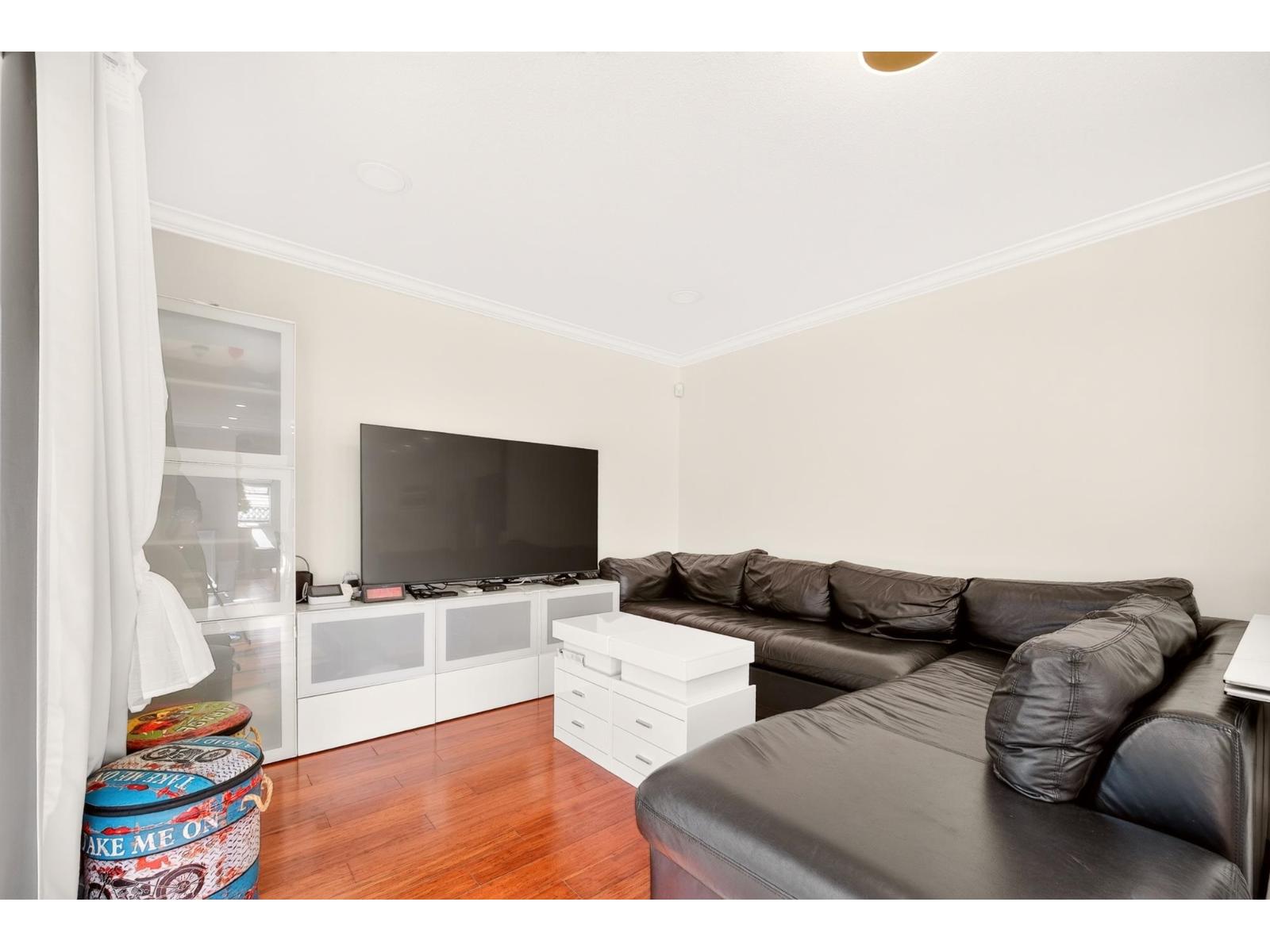 8960 157 Street Property Photo 17