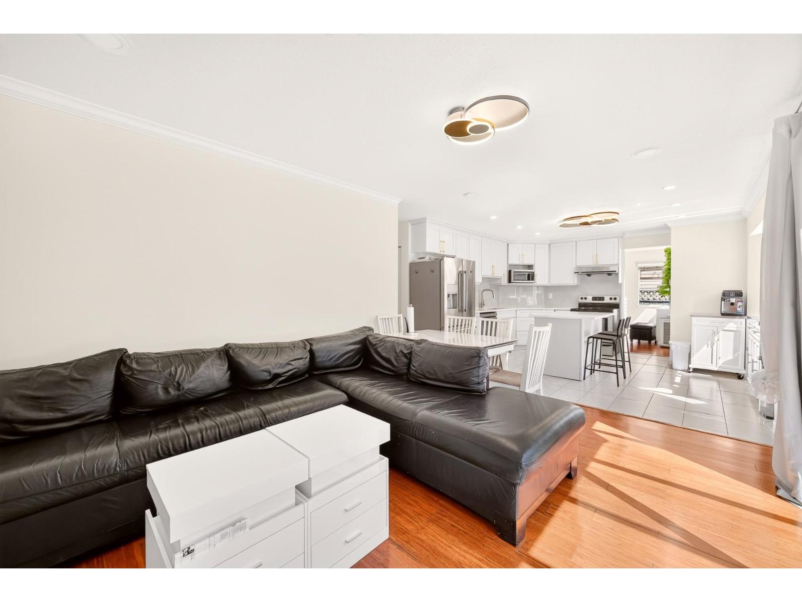 8960 157 Street Property Photo 18