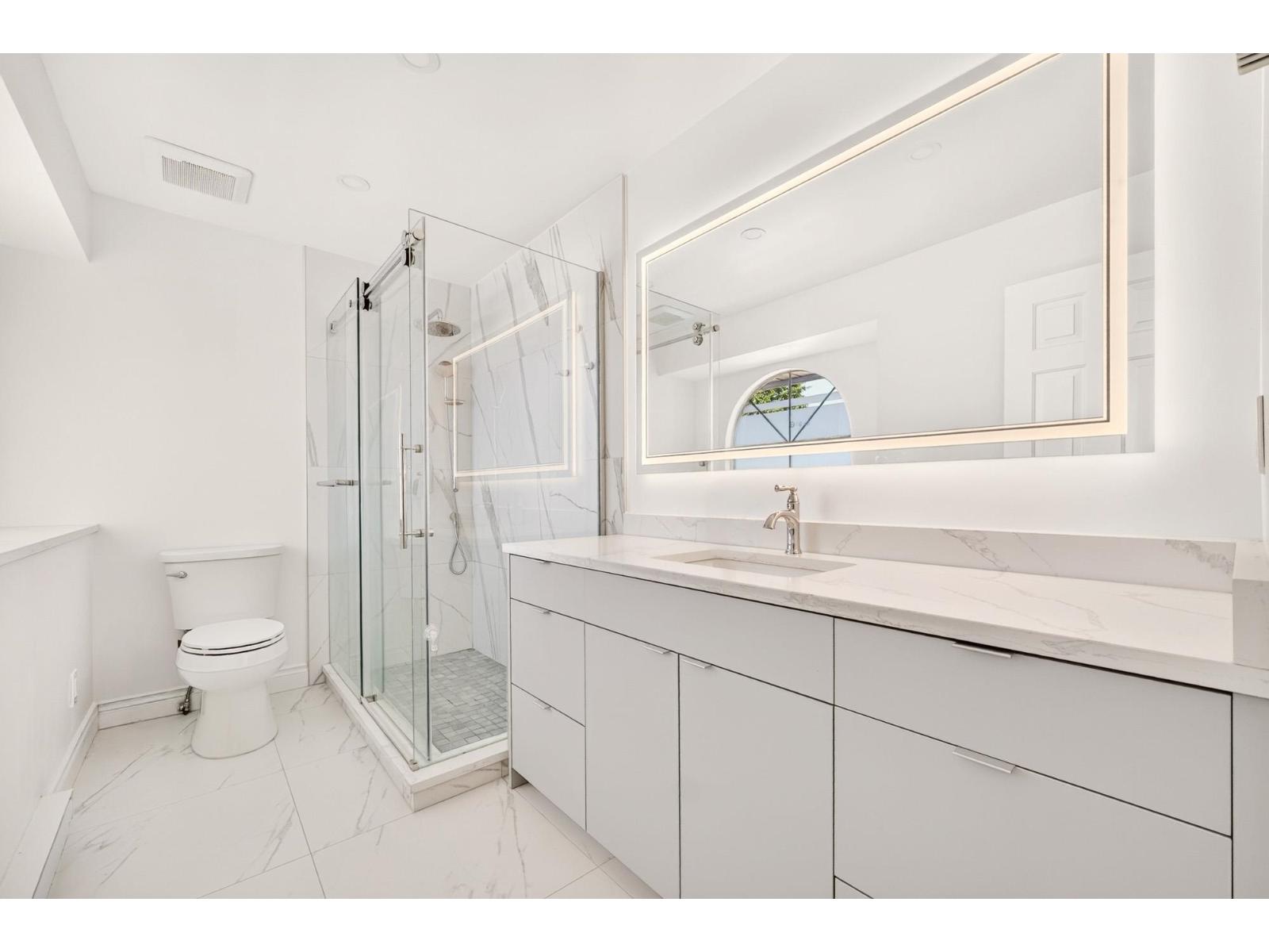 8960 157 Street Property Photo 28