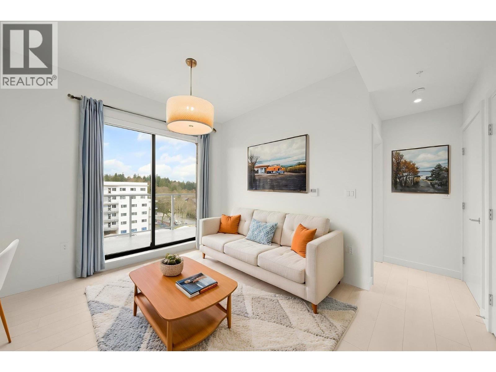 605 4928 Quebec Street Property Photo 1