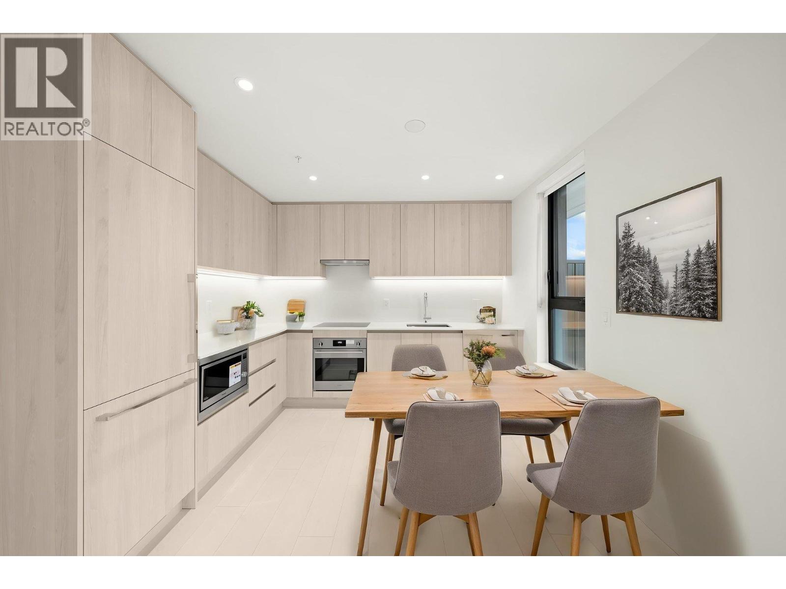 605 4928 Quebec Street Property Photo 2