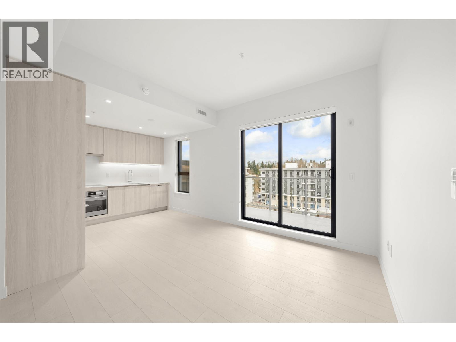 605 4928 Quebec Street Property Photo 8