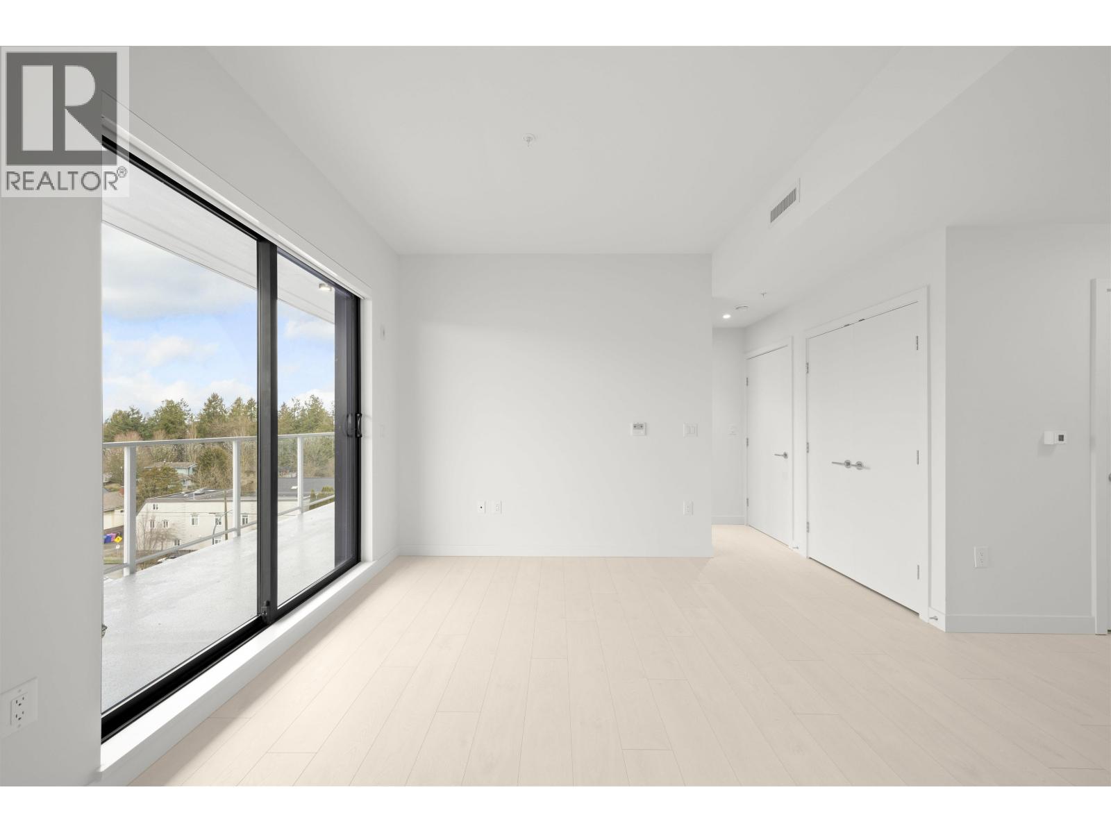 605 4928 Quebec Street Property Photo 14