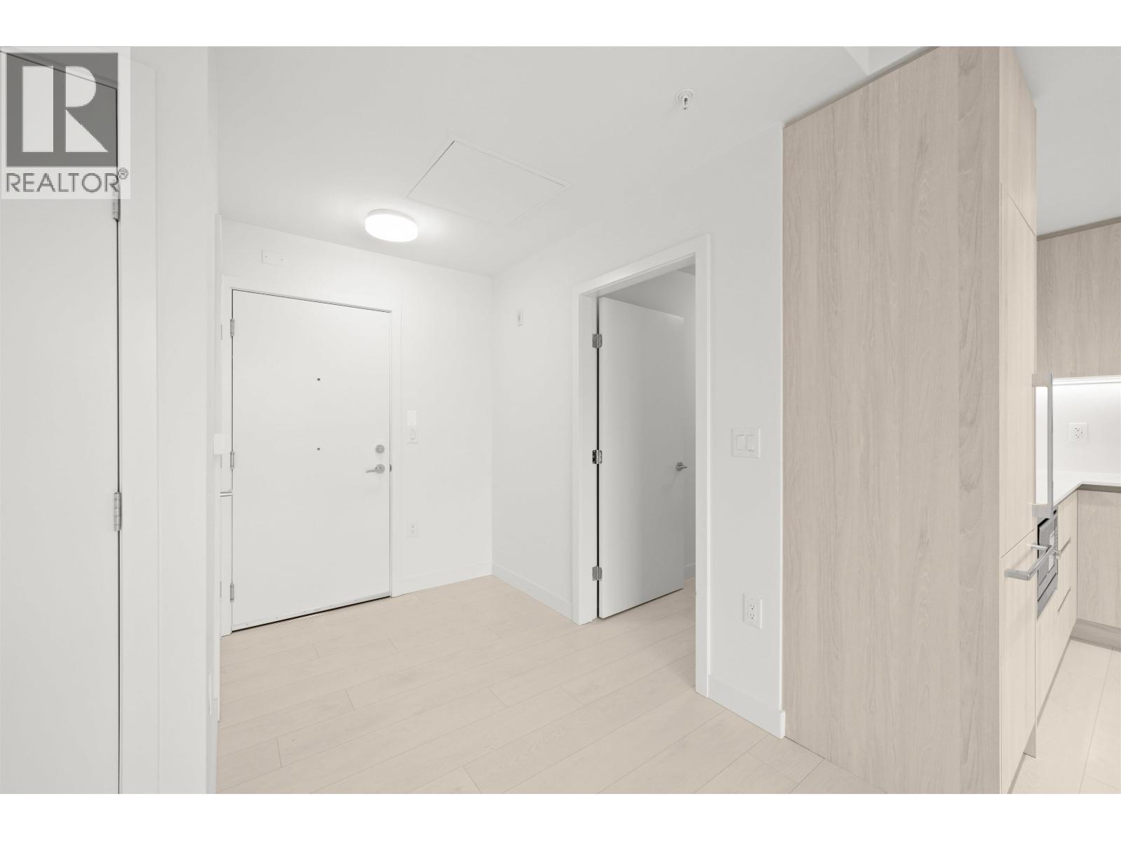 605 4928 Quebec Street Property Photo 18