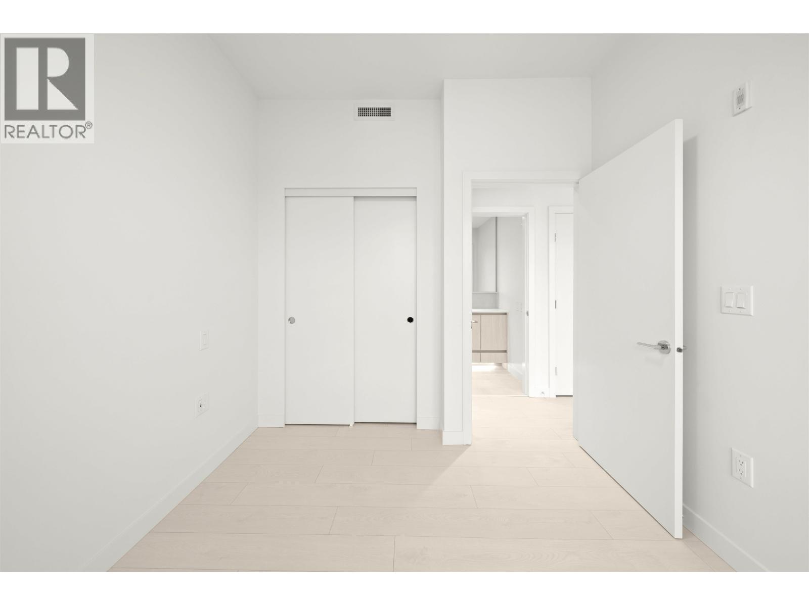 605 4928 Quebec Street Property Photo 22
