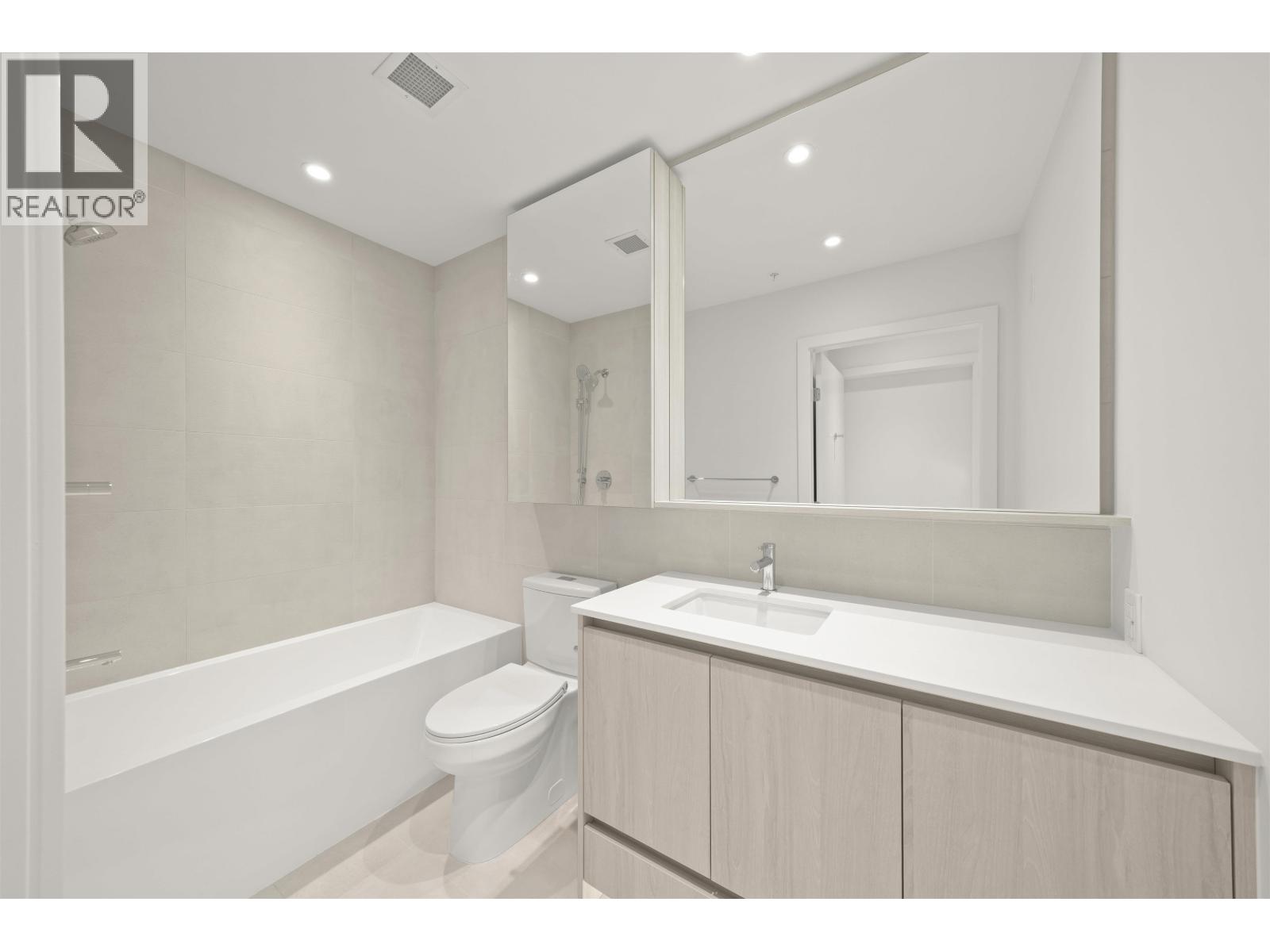 605 4928 Quebec Street Property Photo 23