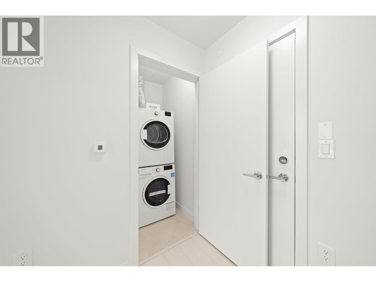 605 4928 Quebec Street Property Photo 26