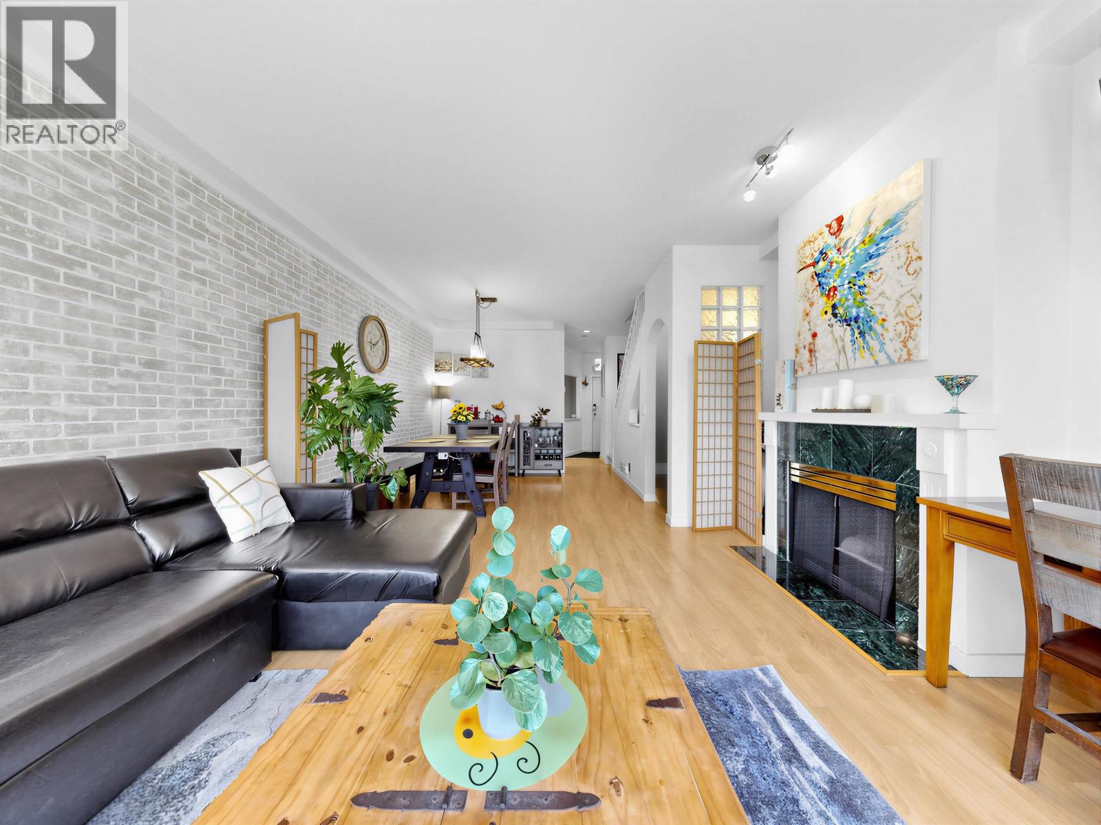 40 5840 Dover Crescent Property Photo 3